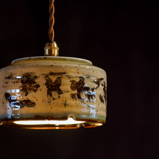 作地未詳|唐子|緑味・釉薬|ペンダントライト