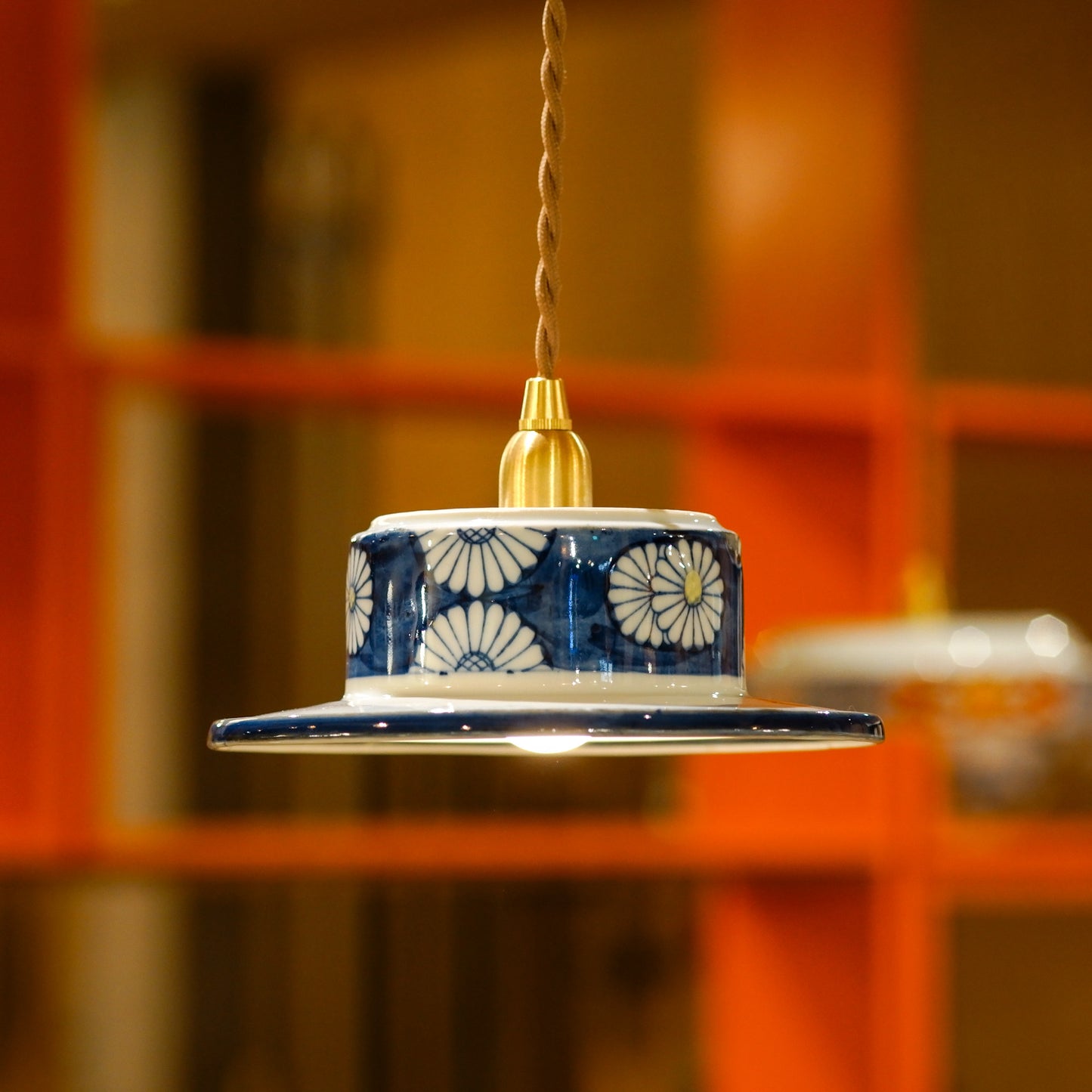 Unknown location | White chrysanthemum | Blue and white porcelain | Pendant light
