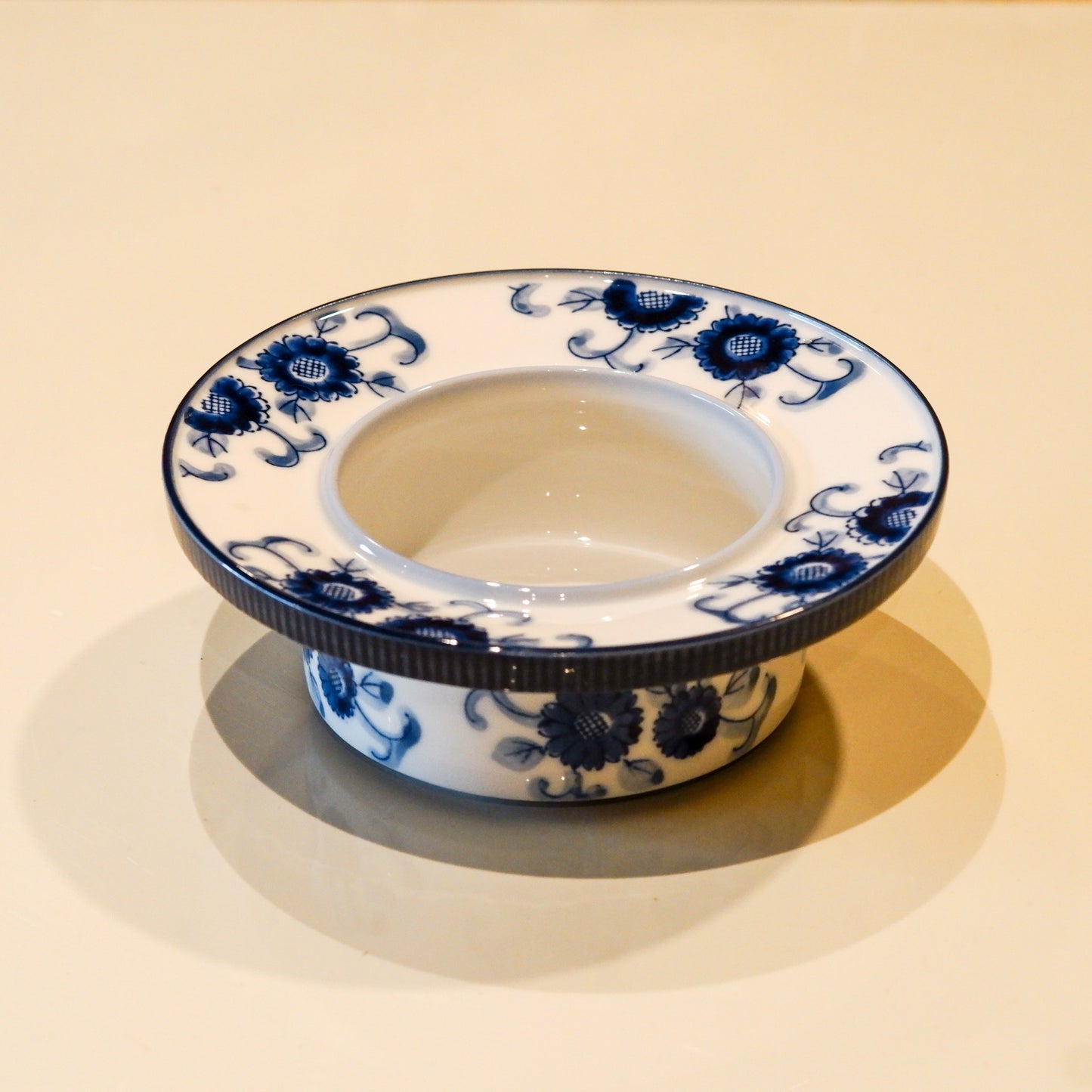 Unknown place of production | Blue and white porcelain | Floral pattern | Pendant light