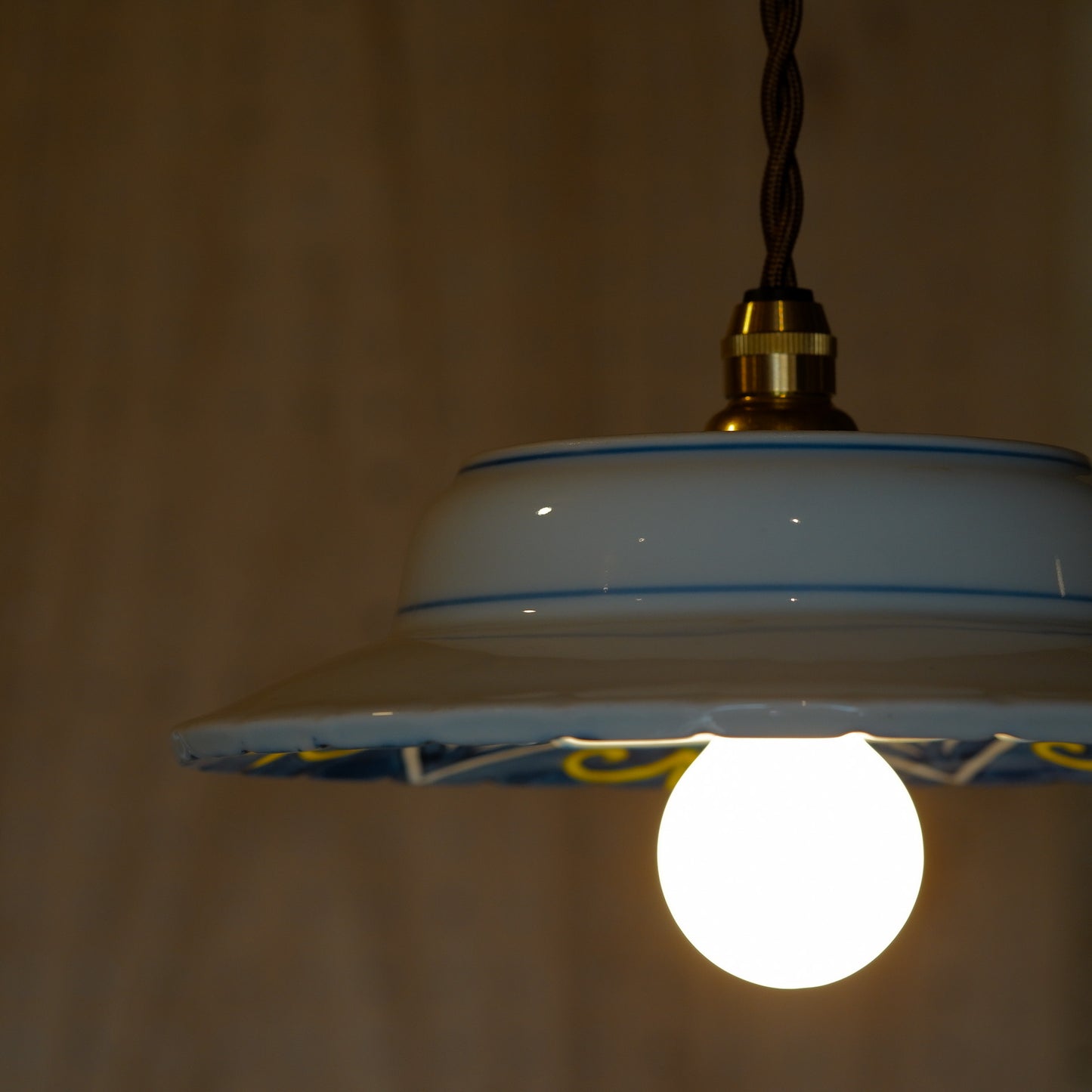 Arita ware | Eizan | Exotic atmosphere | Pendant light