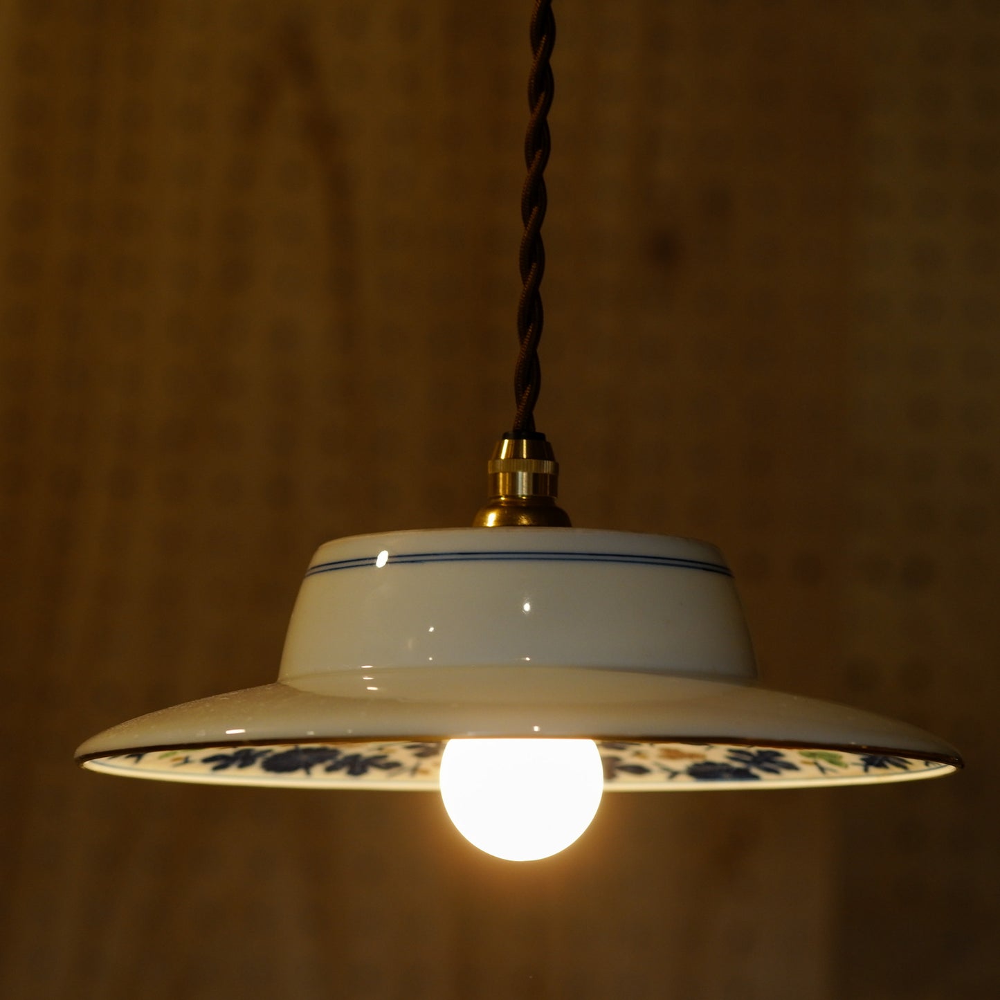 Arita ware | Koransha | Dyed brocade floral pattern | Pendant light