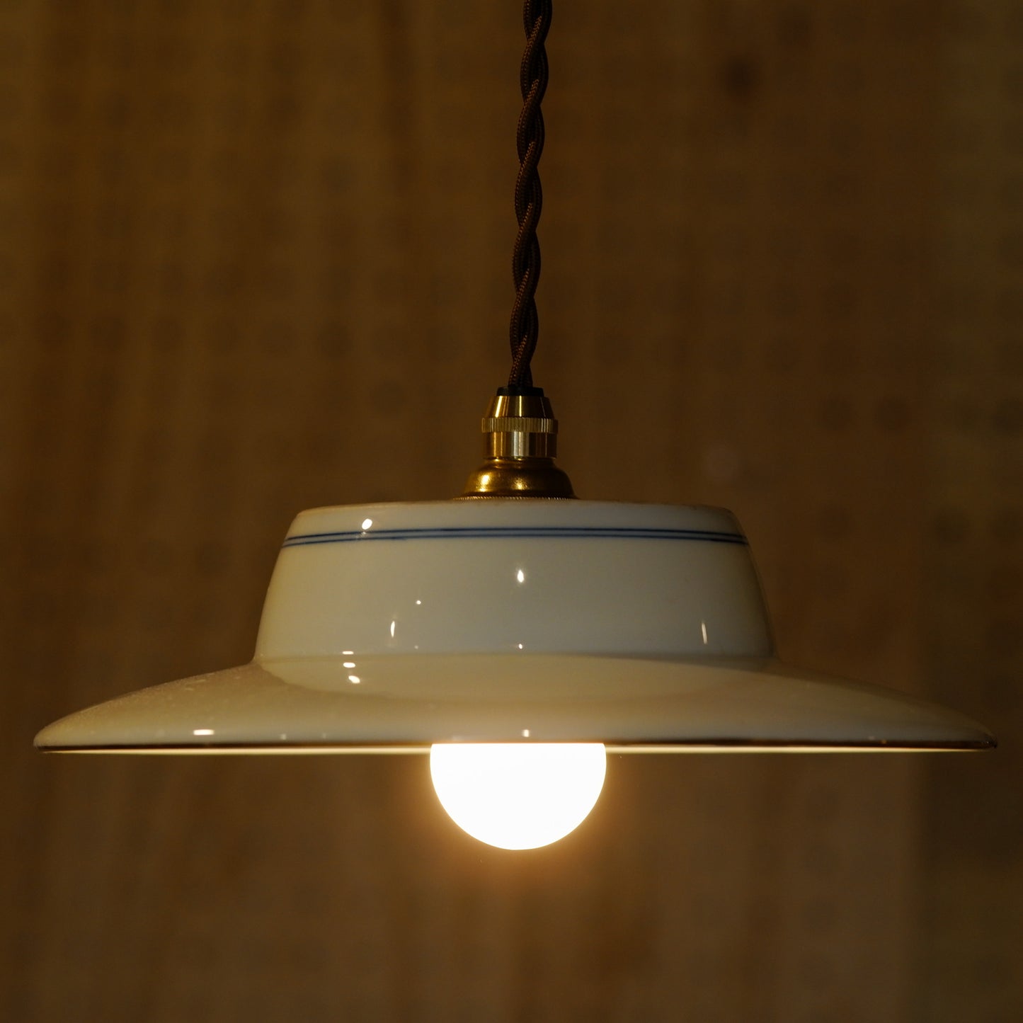 Arita ware | Koransha | Dyed brocade floral pattern | Pendant light