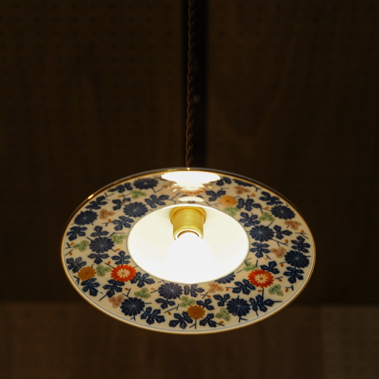 Arita ware | Koransha | Dyed brocade floral pattern | Pendant light