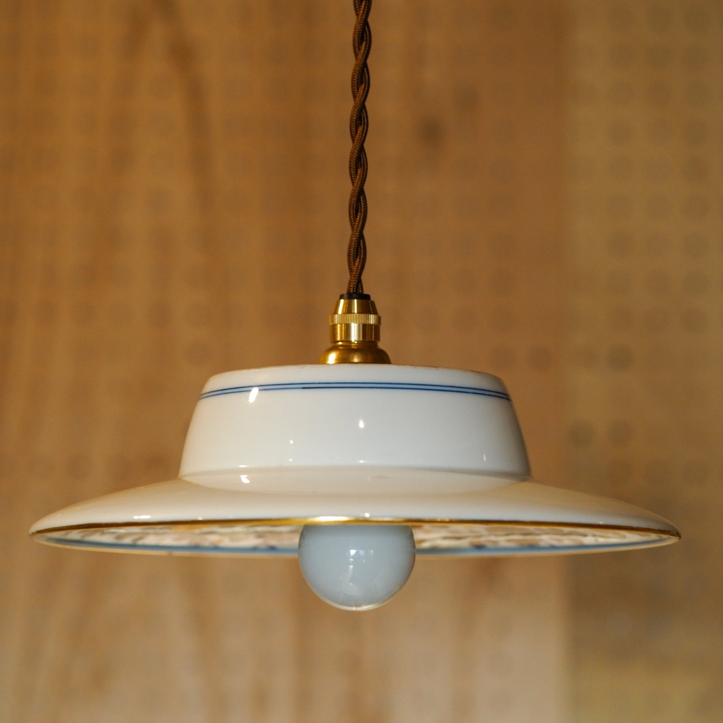 Arita ware | Koransha | Dyed brocade floral pattern | Pendant light