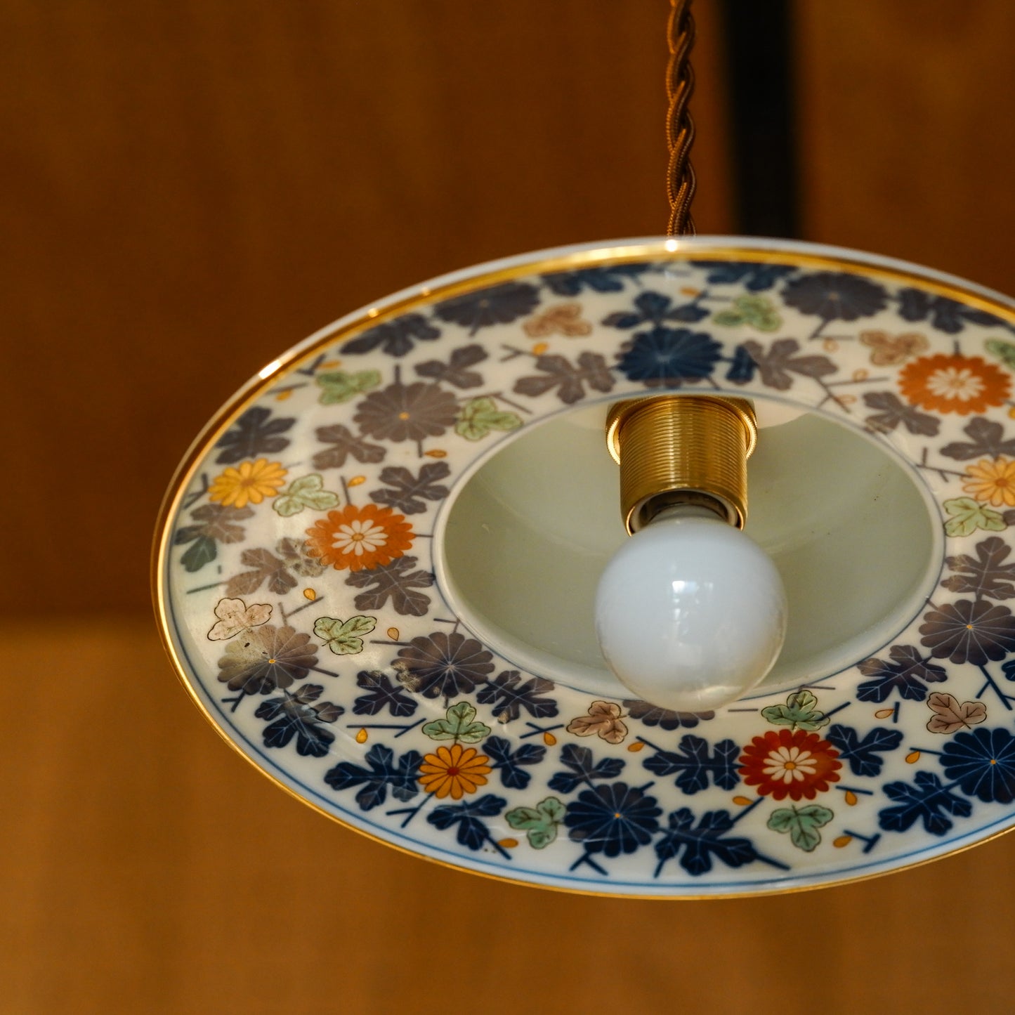 Arita ware | Koransha | Dyed brocade floral pattern | Pendant light