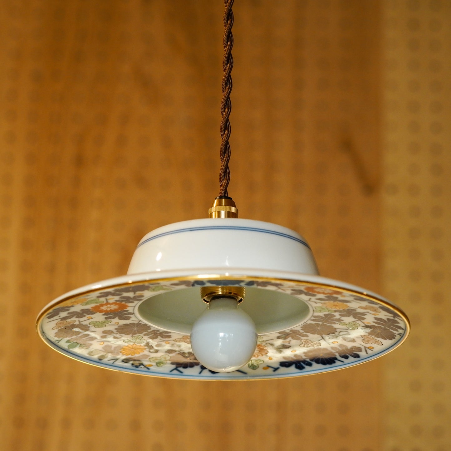 Arita ware | Koransha | Dyed brocade floral pattern | Pendant light
