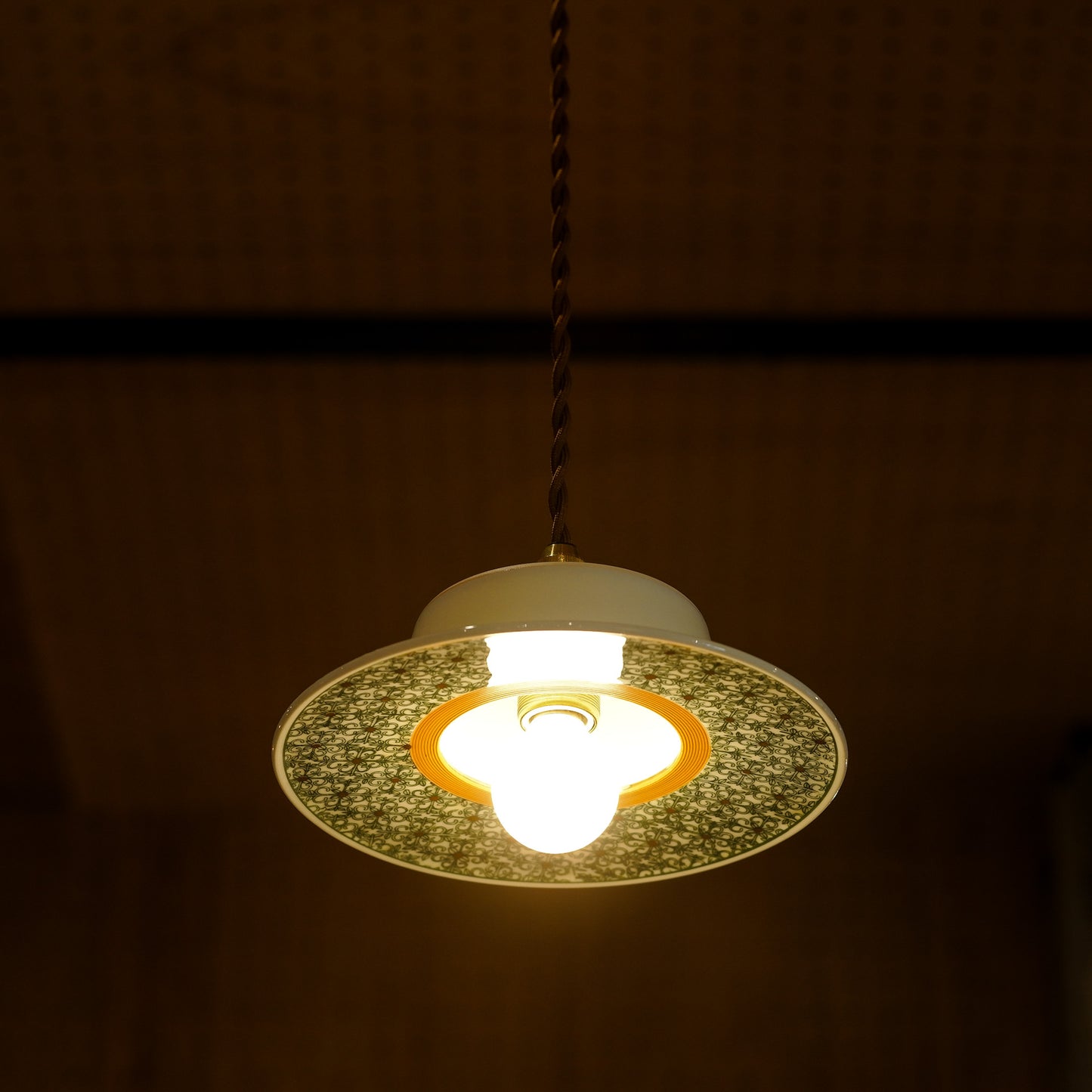 Hasami ware | Hakusan pottery | Pop | Modern | Pendant light