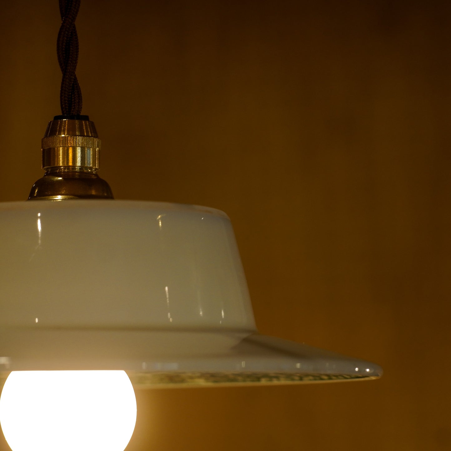Hasami ware | Hakusan pottery | Pop | Modern | Pendant light