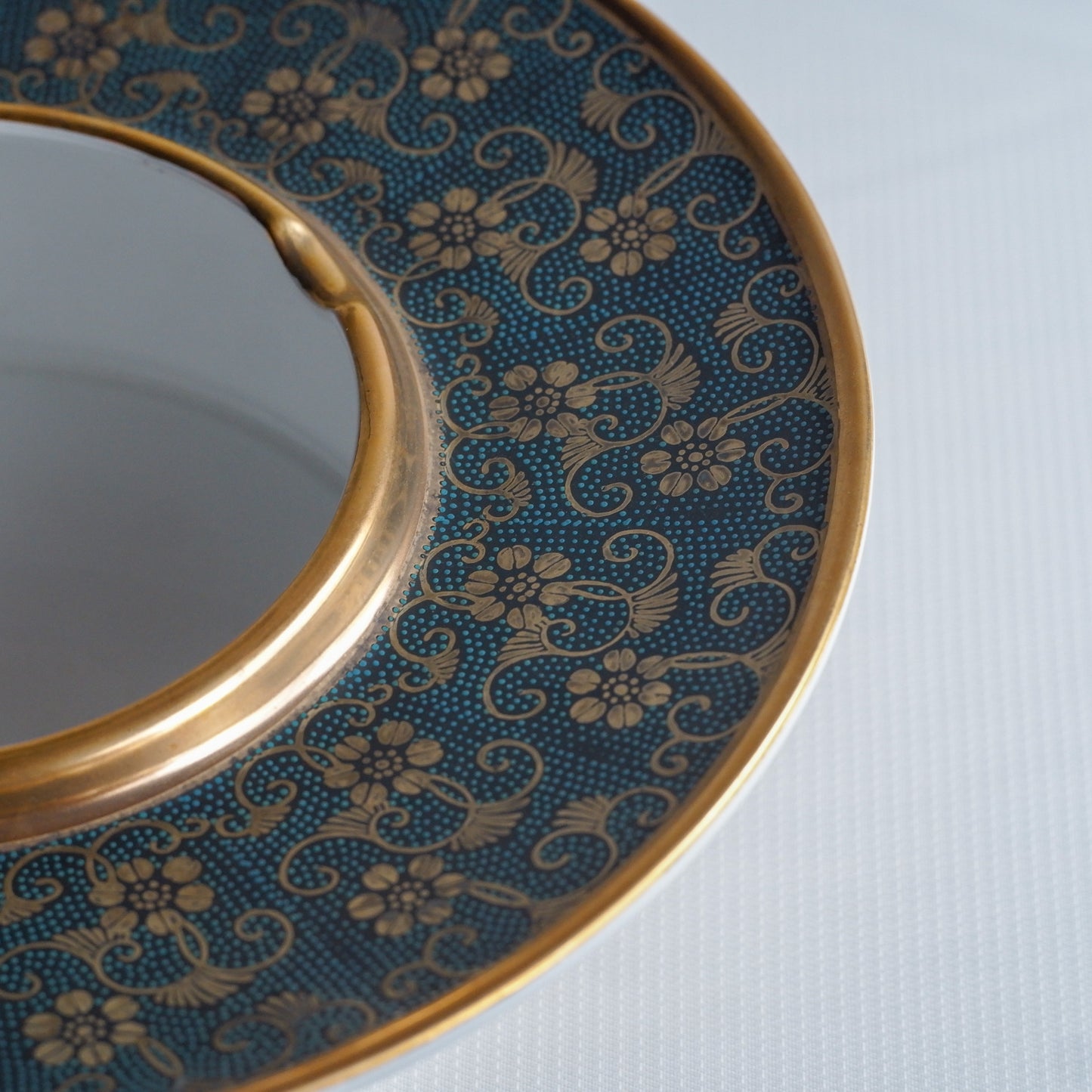 Kutani ware | Kutani Koryu | Blue grain | Gold decoration | Large plate | Pendant light
