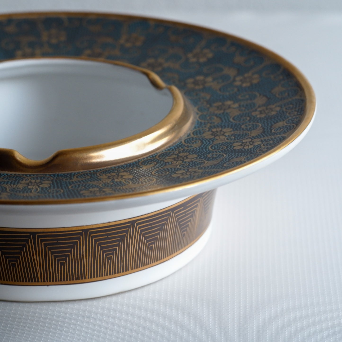 Kutani ware | Kutani Koryu | Blue grain | Gold decoration | Large plate | Pendant light