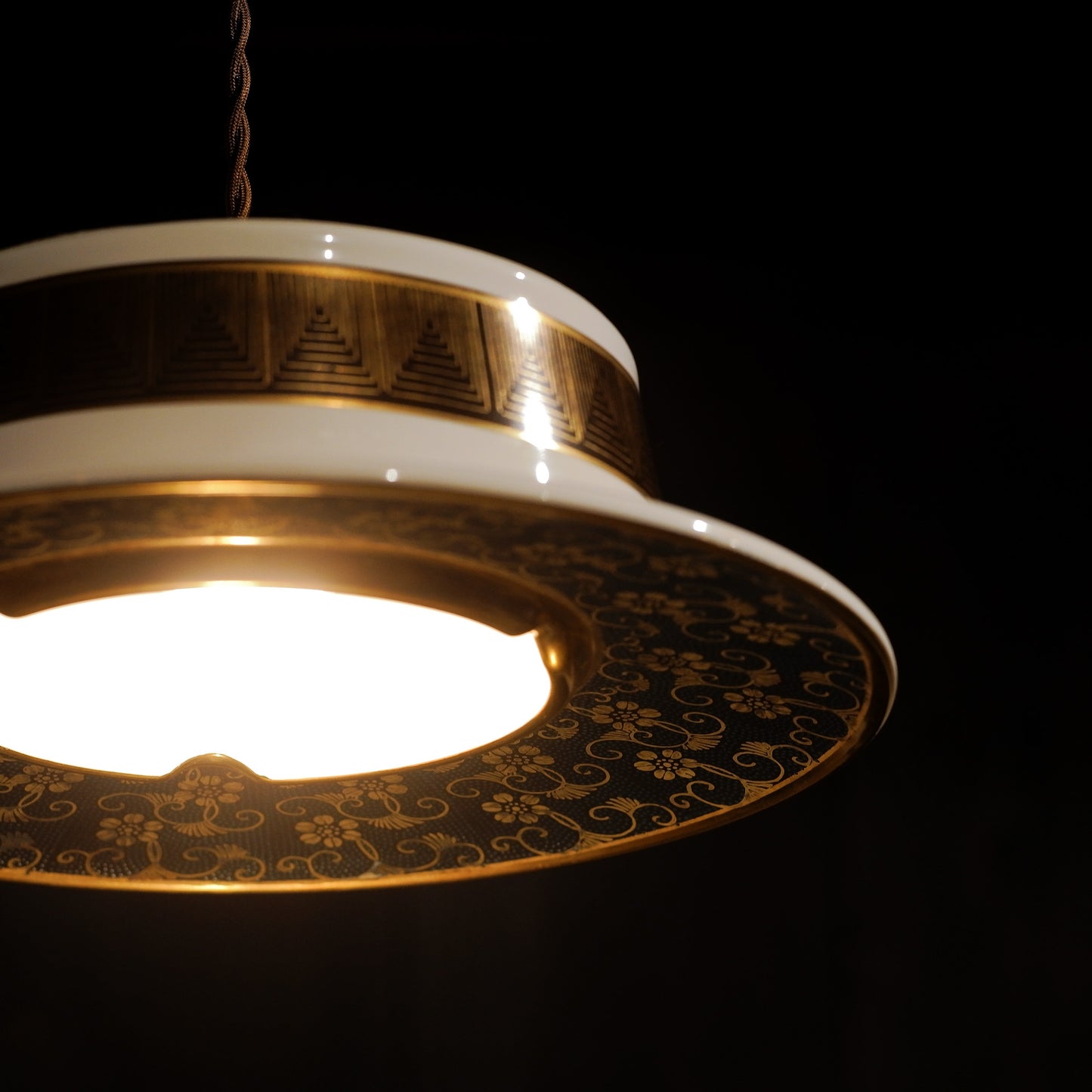 Kutani ware | Kutani Koryu | Blue grain | Gold decoration | Large plate | Pendant light