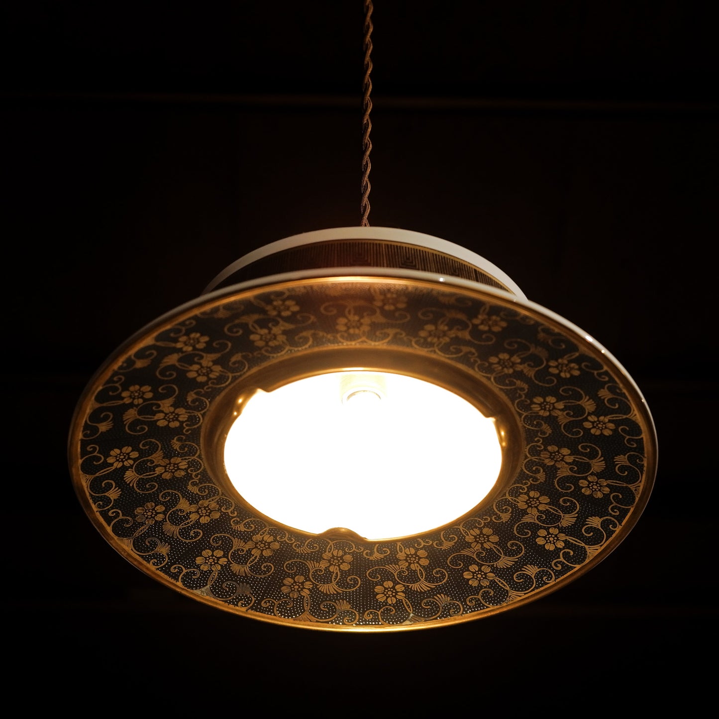 Kutani ware | Kutani Koryu | Blue grain | Gold decoration | Large plate | Pendant light