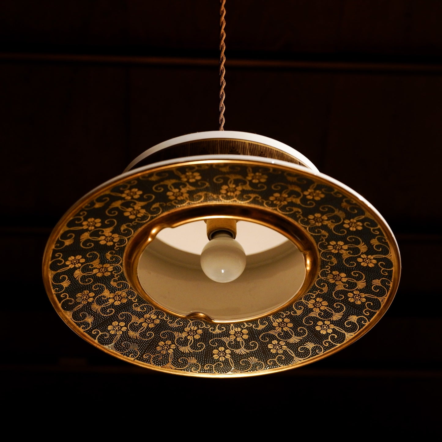 Kutani ware | Kutani Koryu | Blue grain | Gold decoration | Large plate | Pendant light