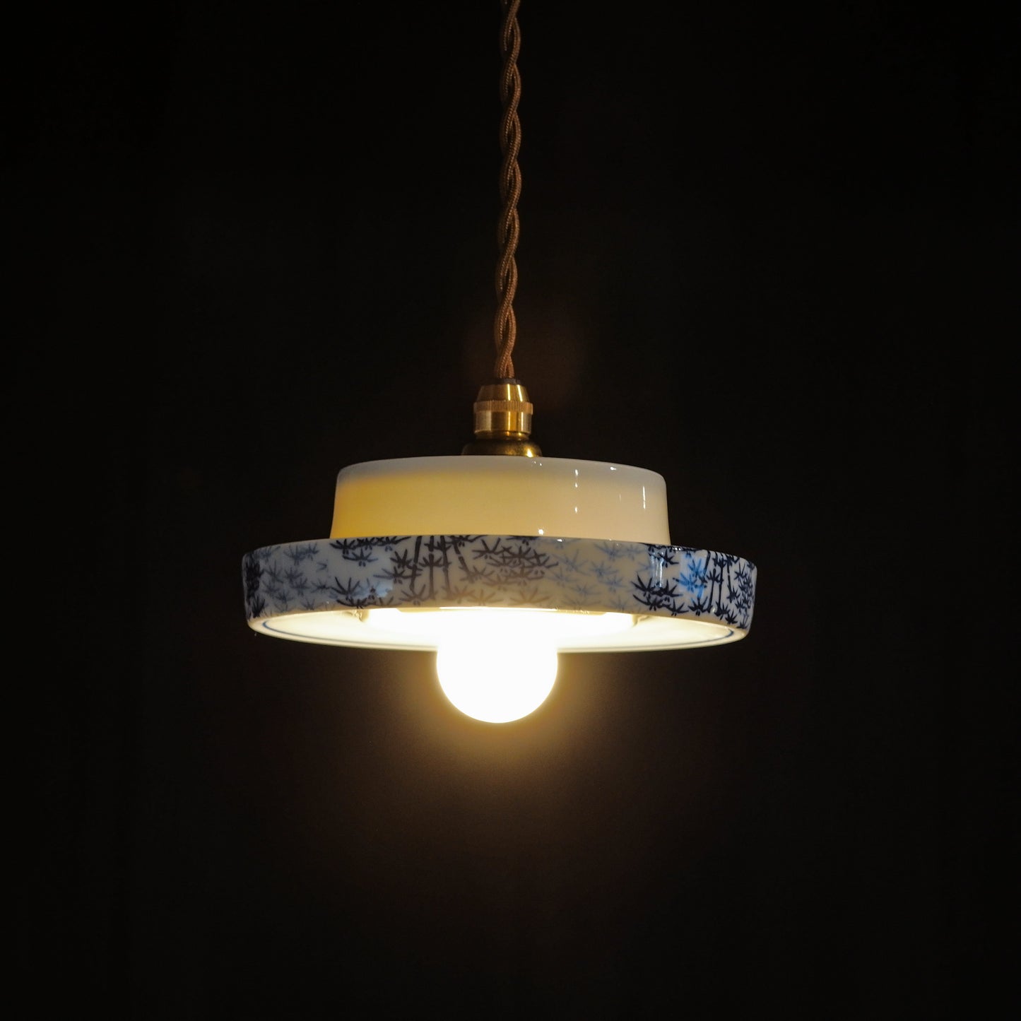 Unknown place of origin | Blue and white porcelain | Bamboo | Pendant light