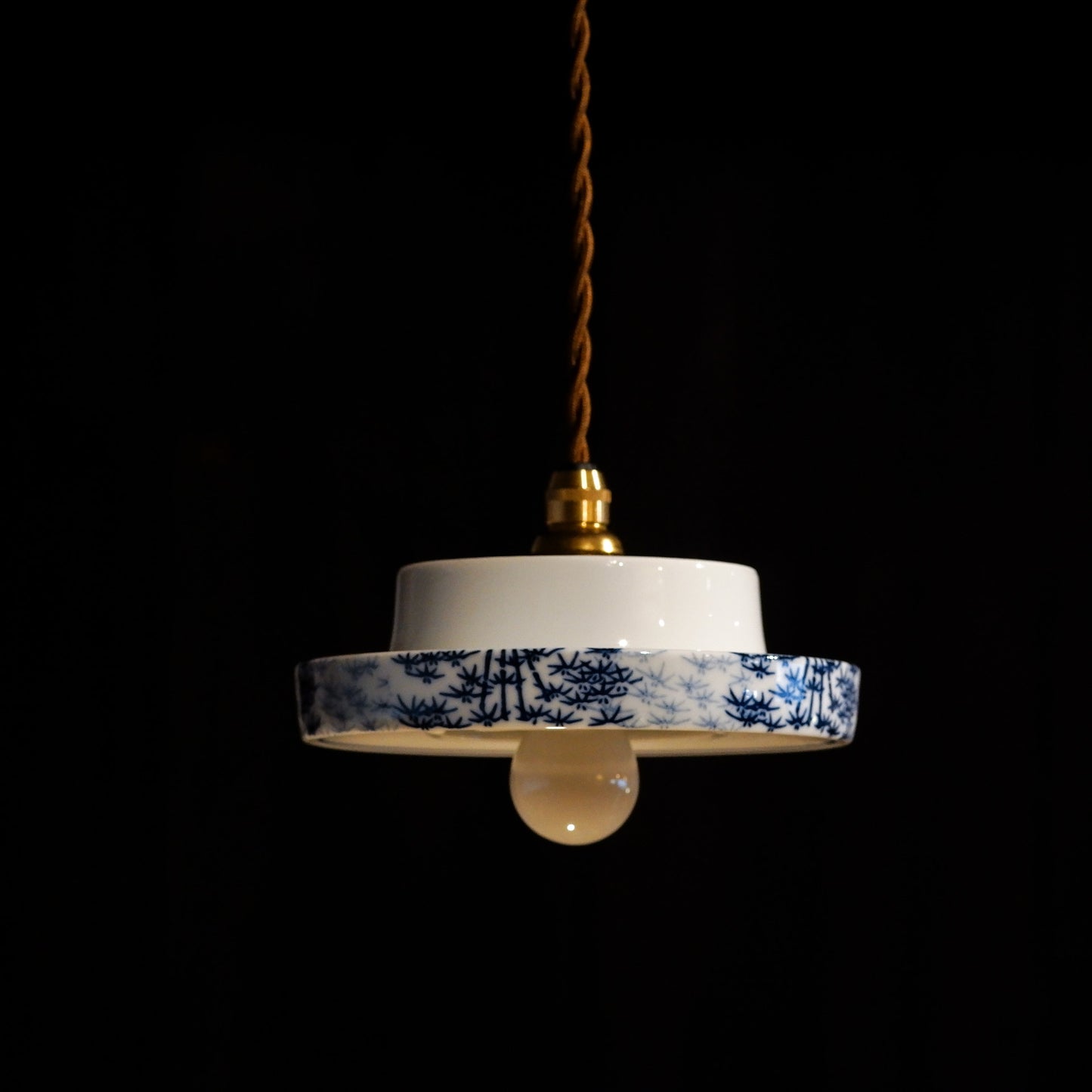 Unknown place of origin | Blue and white porcelain | Bamboo | Pendant light