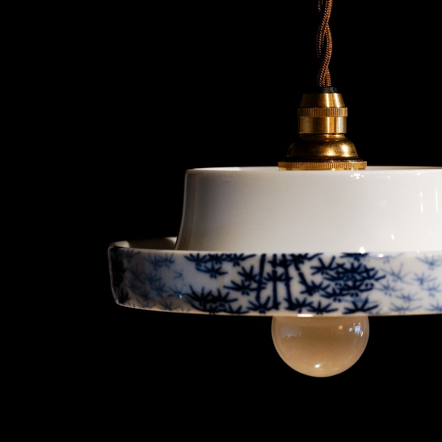 Unknown place of origin | Blue and white porcelain | Bamboo | Pendant light