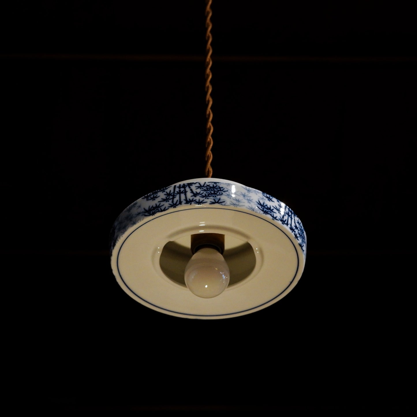 Unknown place of origin | Blue and white porcelain | Bamboo | Pendant light