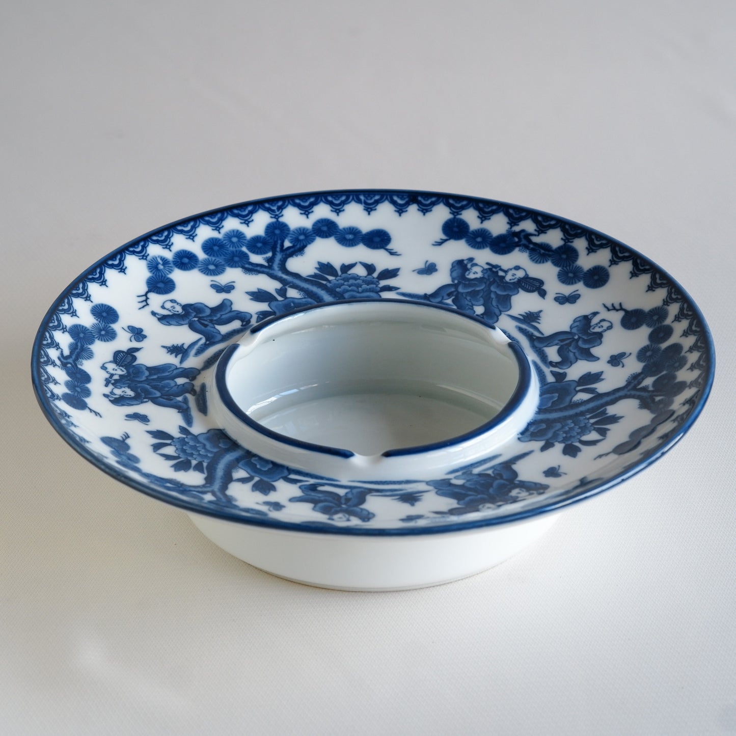 Unknown place of origin | Chinese child | Classical pattern | Blue and white porcelain | Pendant light