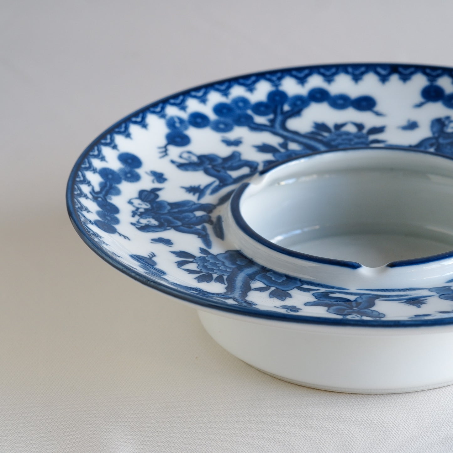 Unknown place of origin | Chinese child | Classical pattern | Blue and white porcelain | Pendant light