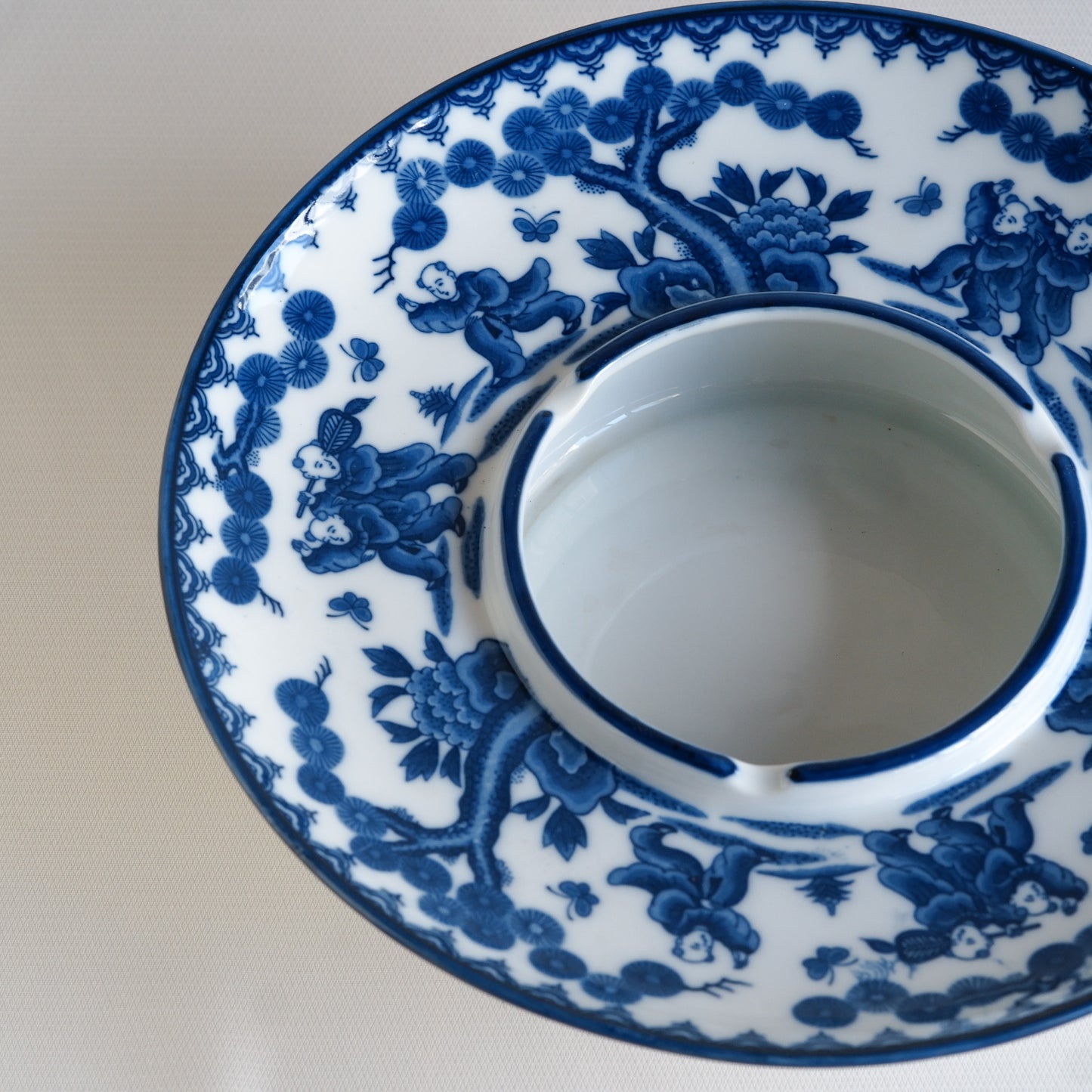 Unknown place of origin | Chinese child | Classical pattern | Blue and white porcelain | Pendant light