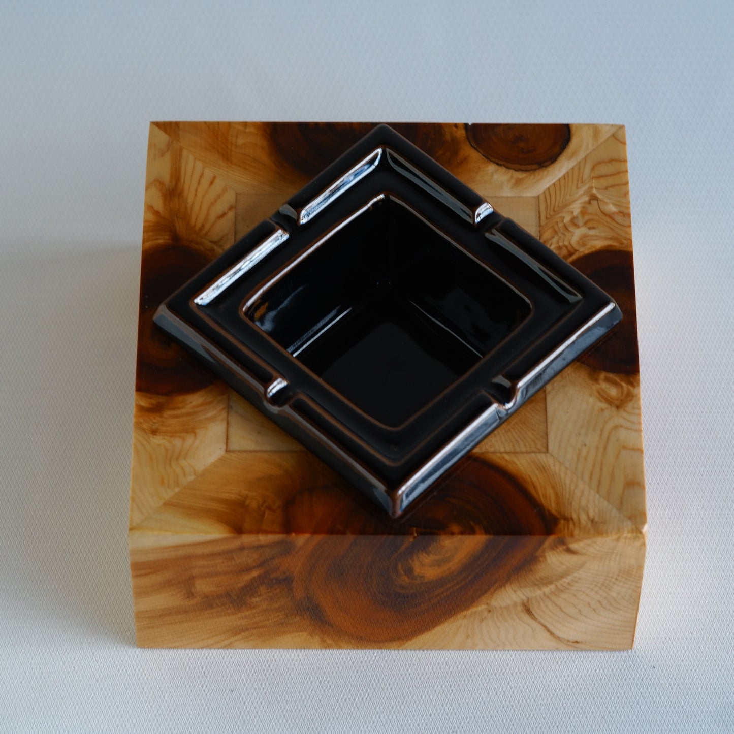 Place of production unknown | Corner | Black glaze | Pendant light