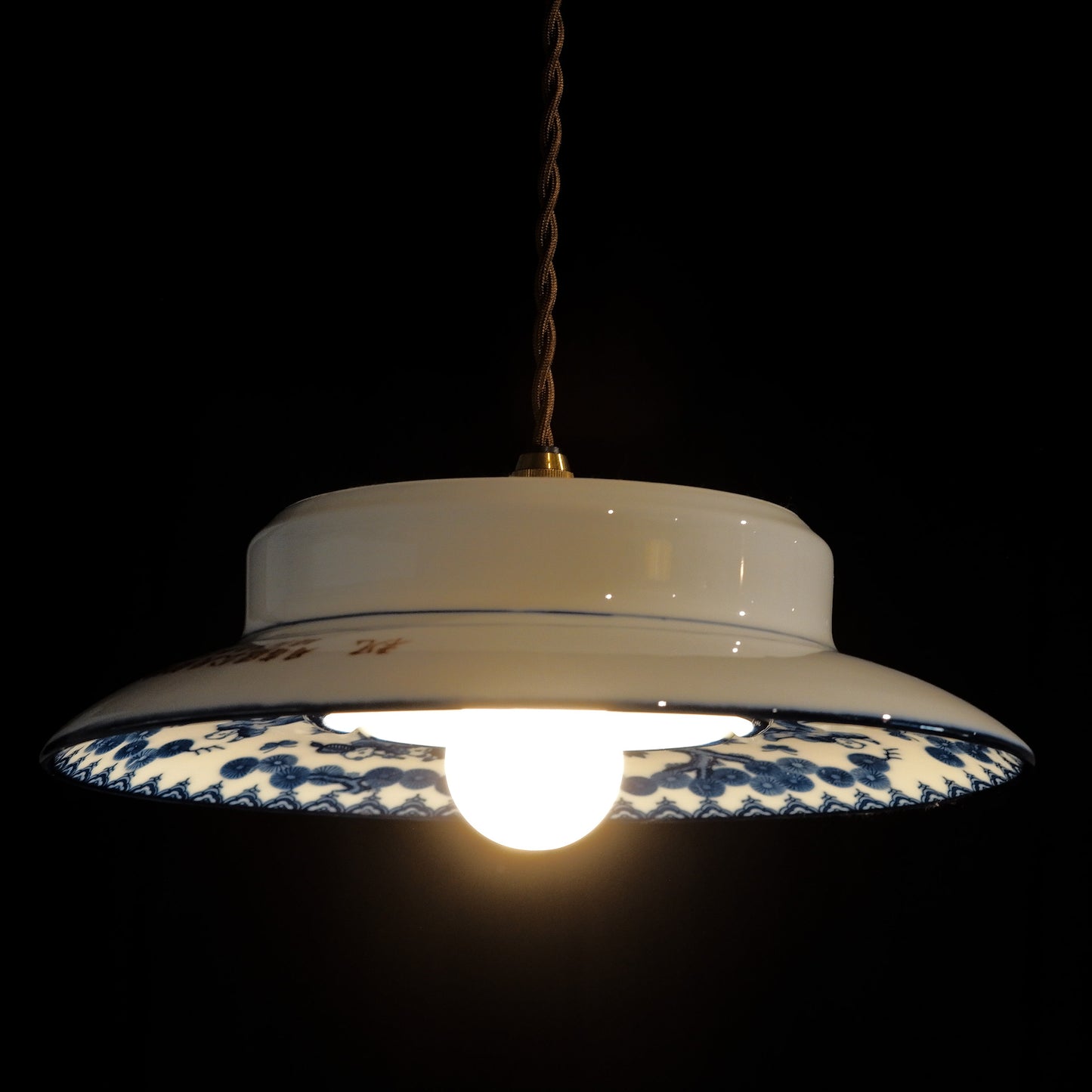 Unknown place of origin | Chinese child | Classical pattern | Blue and white porcelain | Pendant light