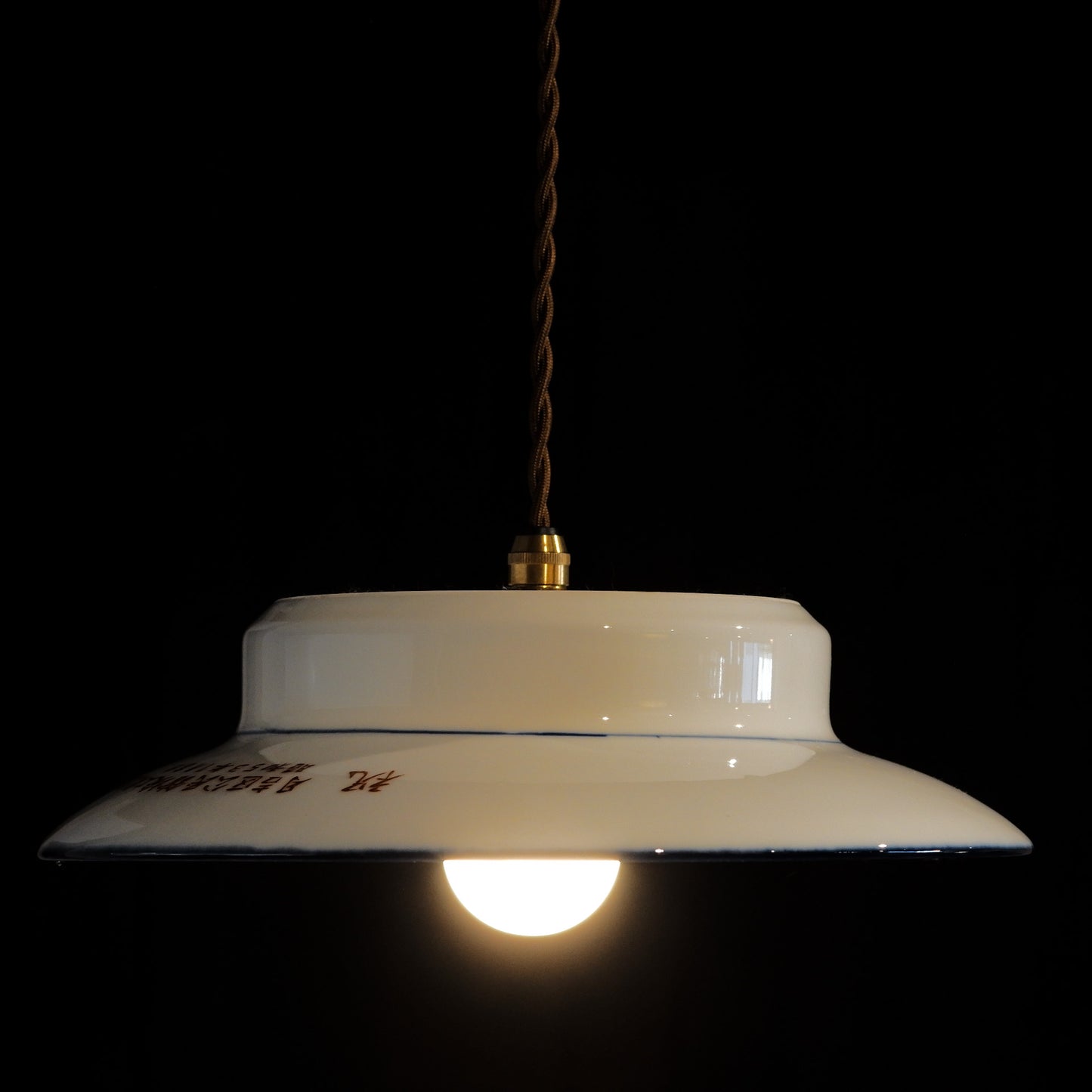 Unknown place of origin | Chinese child | Classical pattern | Blue and white porcelain | Pendant light