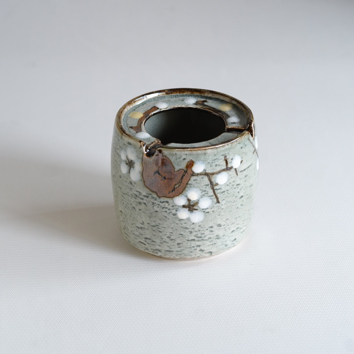 Unknown location | Plum blossoms | Barrel-shaped | Pendant light