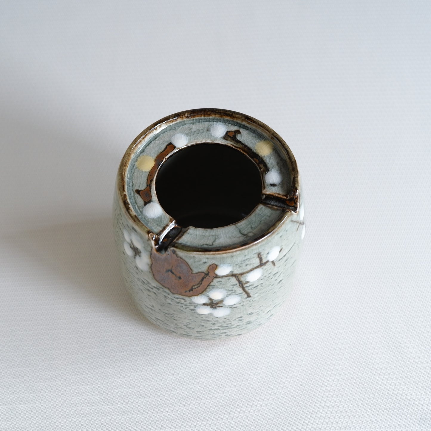 Unknown location | Plum blossoms | Barrel-shaped | Pendant light