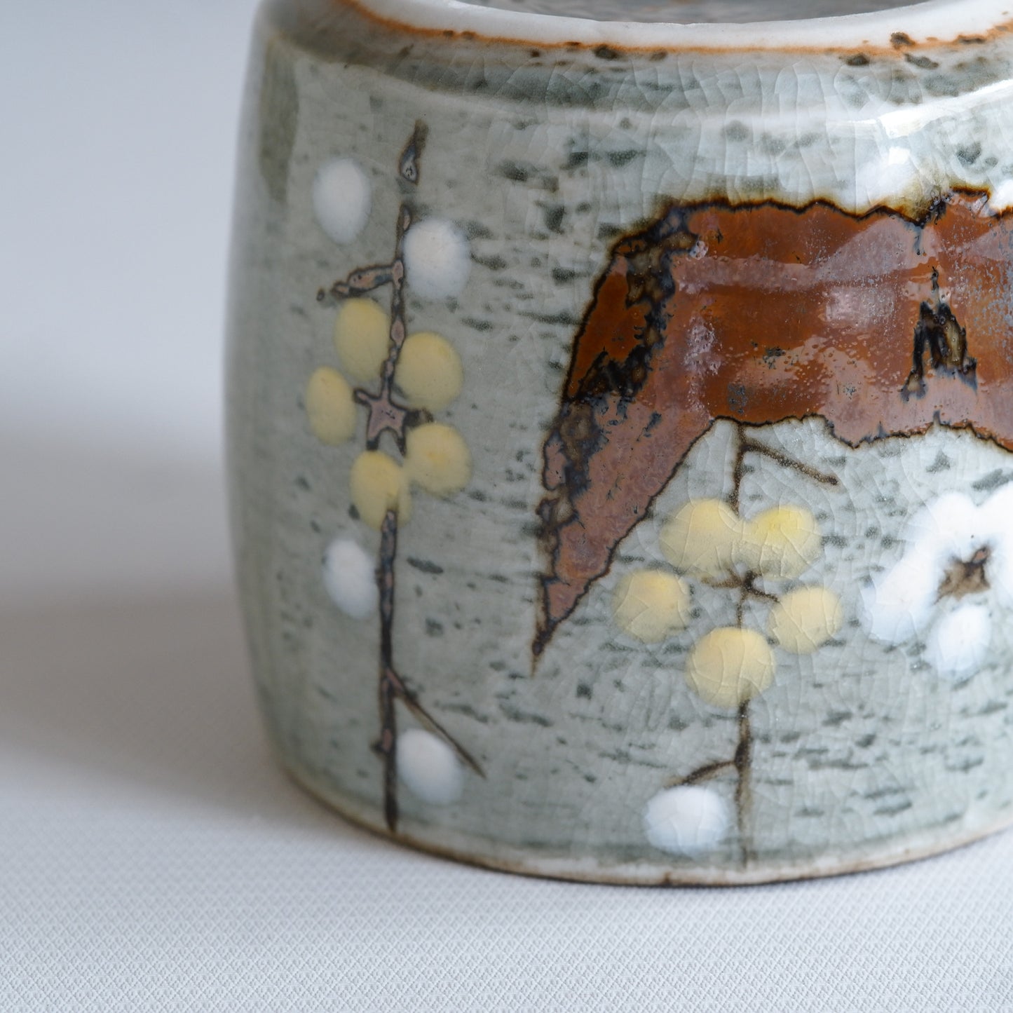Unknown location | Plum blossoms | Barrel-shaped | Pendant light