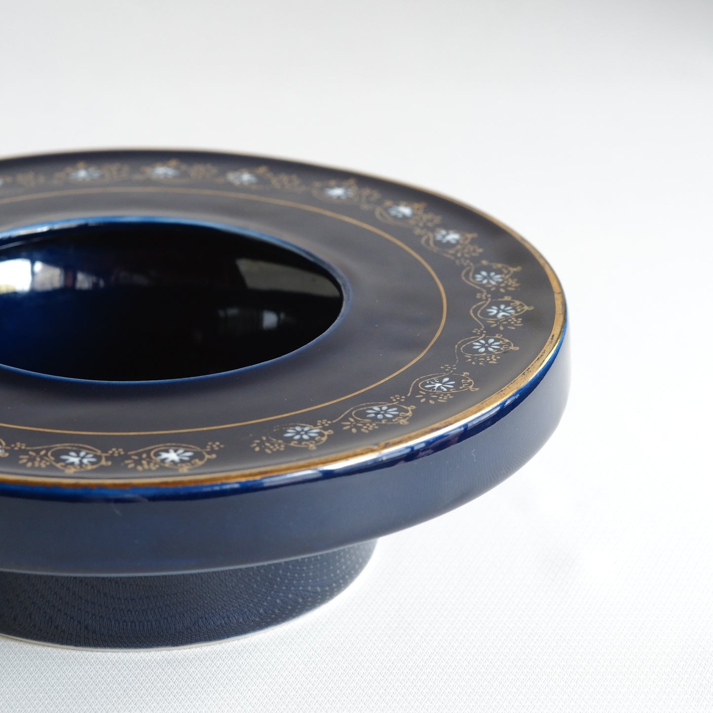Unknown place of production | Lapis Lazuli | Small flower | Pendant light