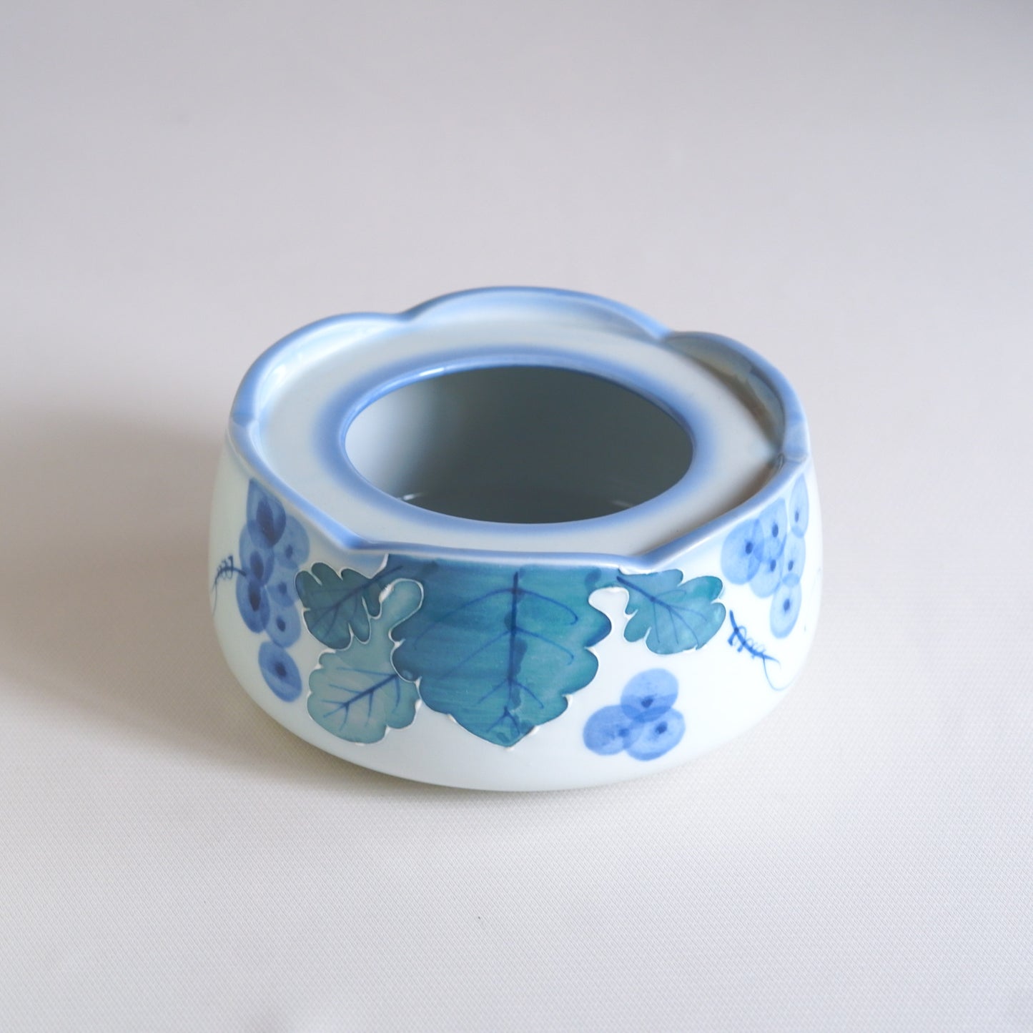 Unknown place of origin | Grape | Handmade | Pendant light