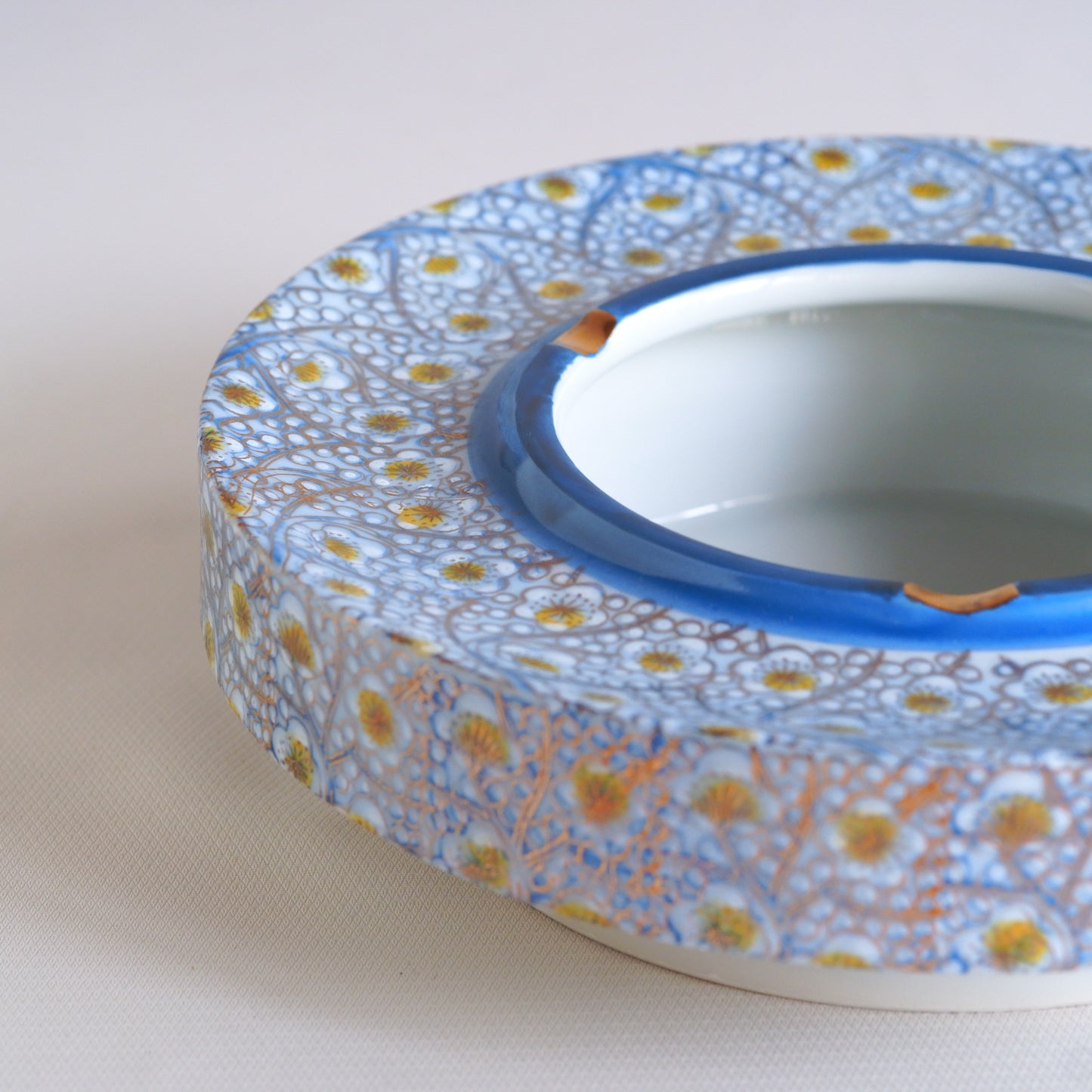 Kutani ware | Kutani Senryu | Plum blossoms | Blue, yellow, and gold | Pendant light