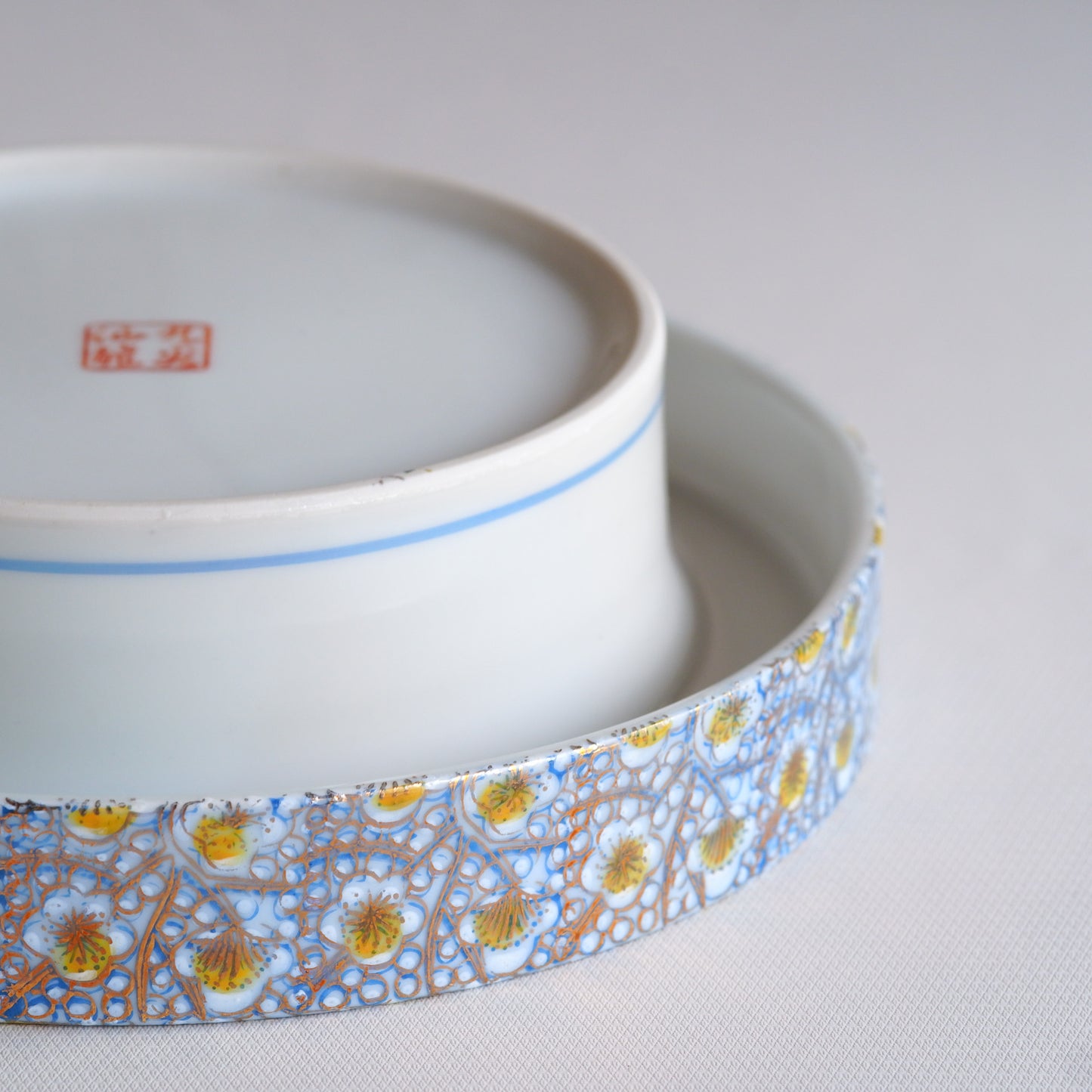 Kutani ware | Kutani Senryu | Plum blossoms | Blue, yellow, and gold | Pendant light