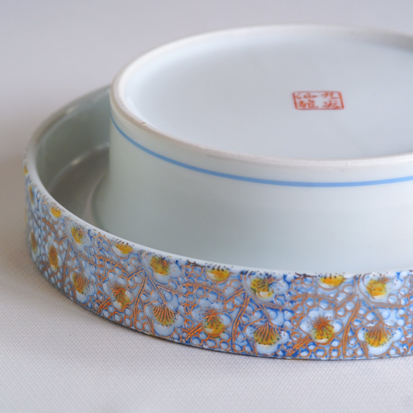 Kutani ware | Kutani Senryu | Plum blossoms | Blue, yellow, and gold | Pendant light