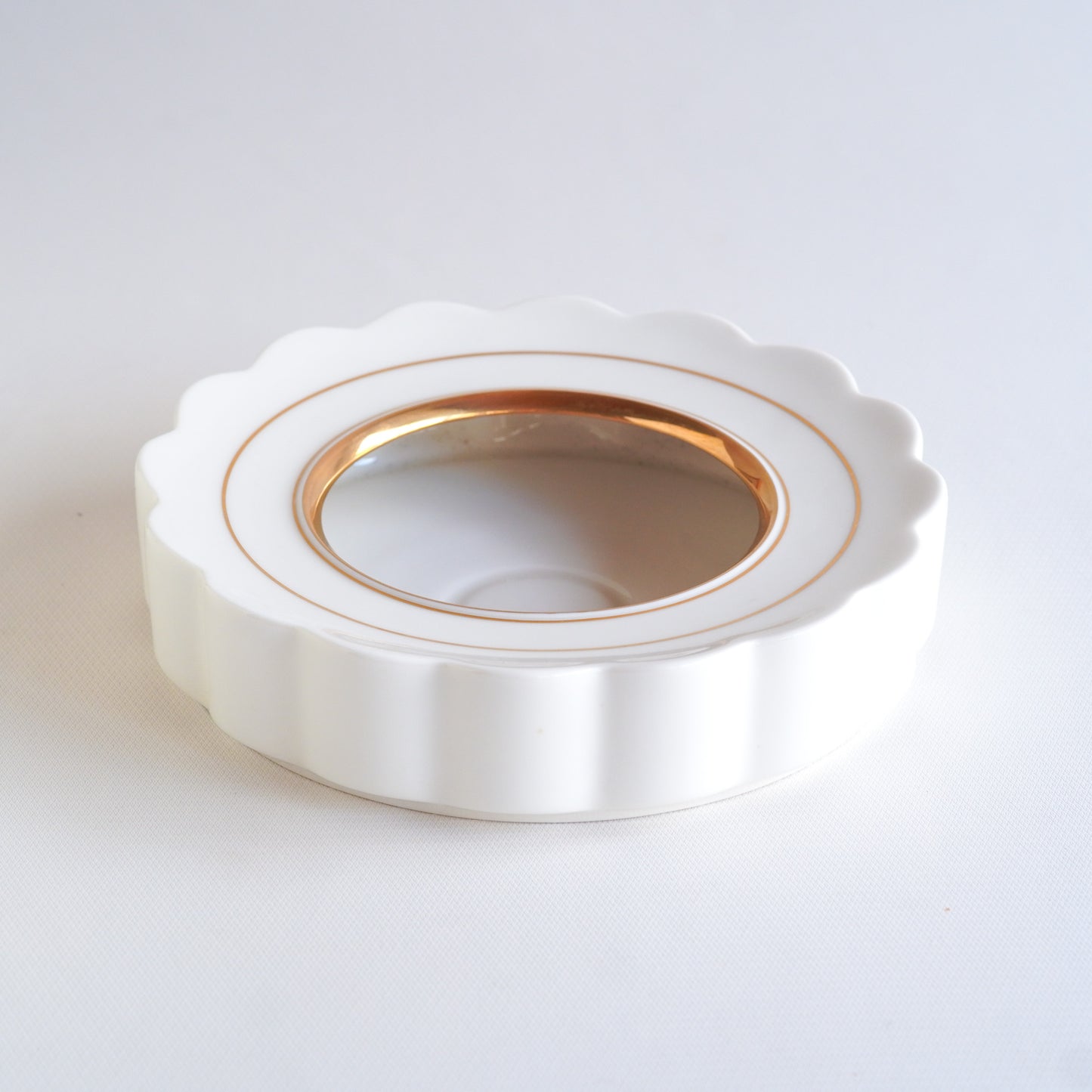 Noritake | White porcelain | Pleated | Pendant light