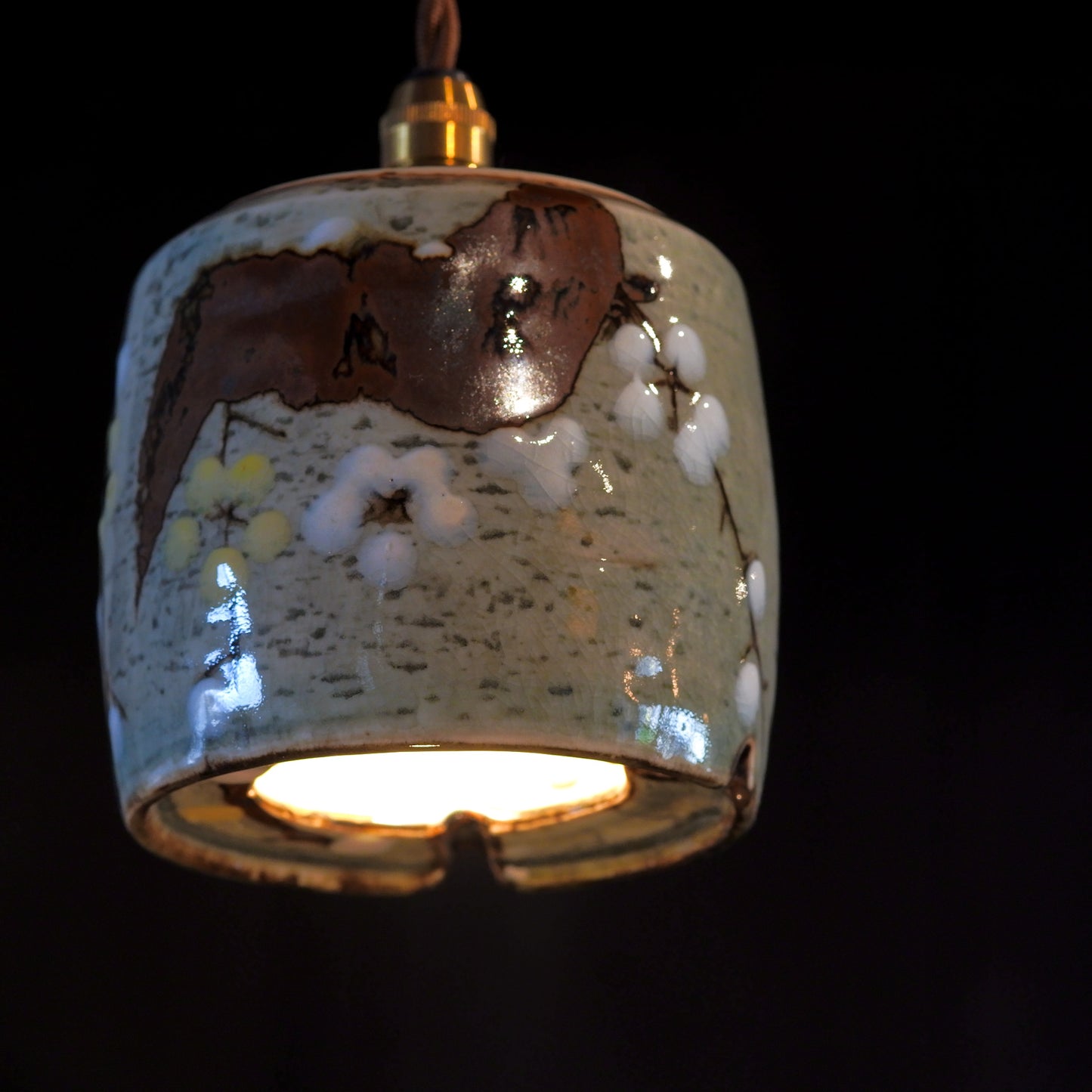 Unknown location | Plum blossoms | Barrel-shaped | Pendant light