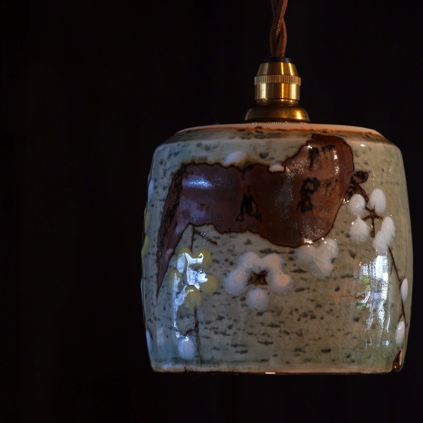 Unknown location | Plum blossoms | Barrel-shaped | Pendant light