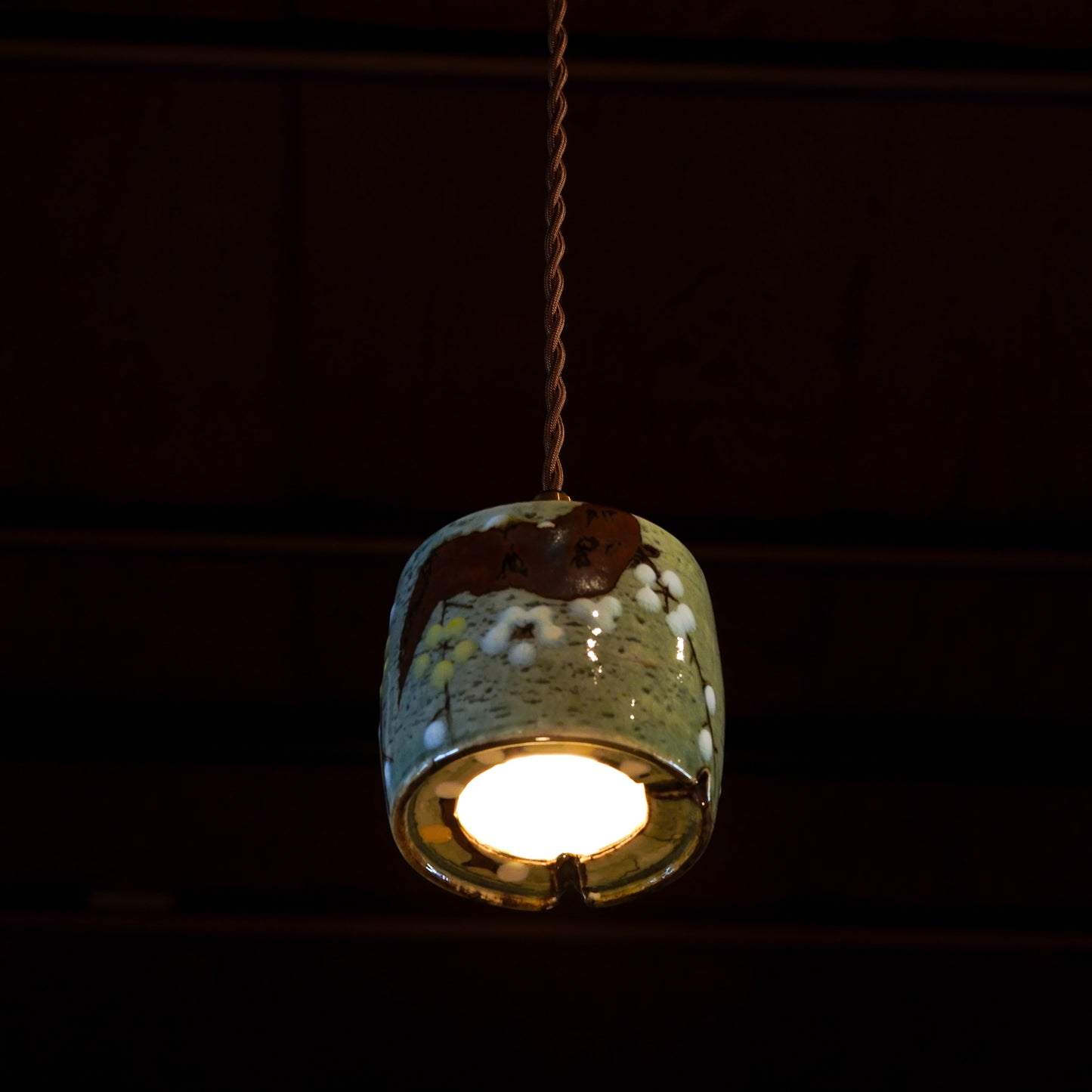 Unknown location | Plum blossoms | Barrel-shaped | Pendant light