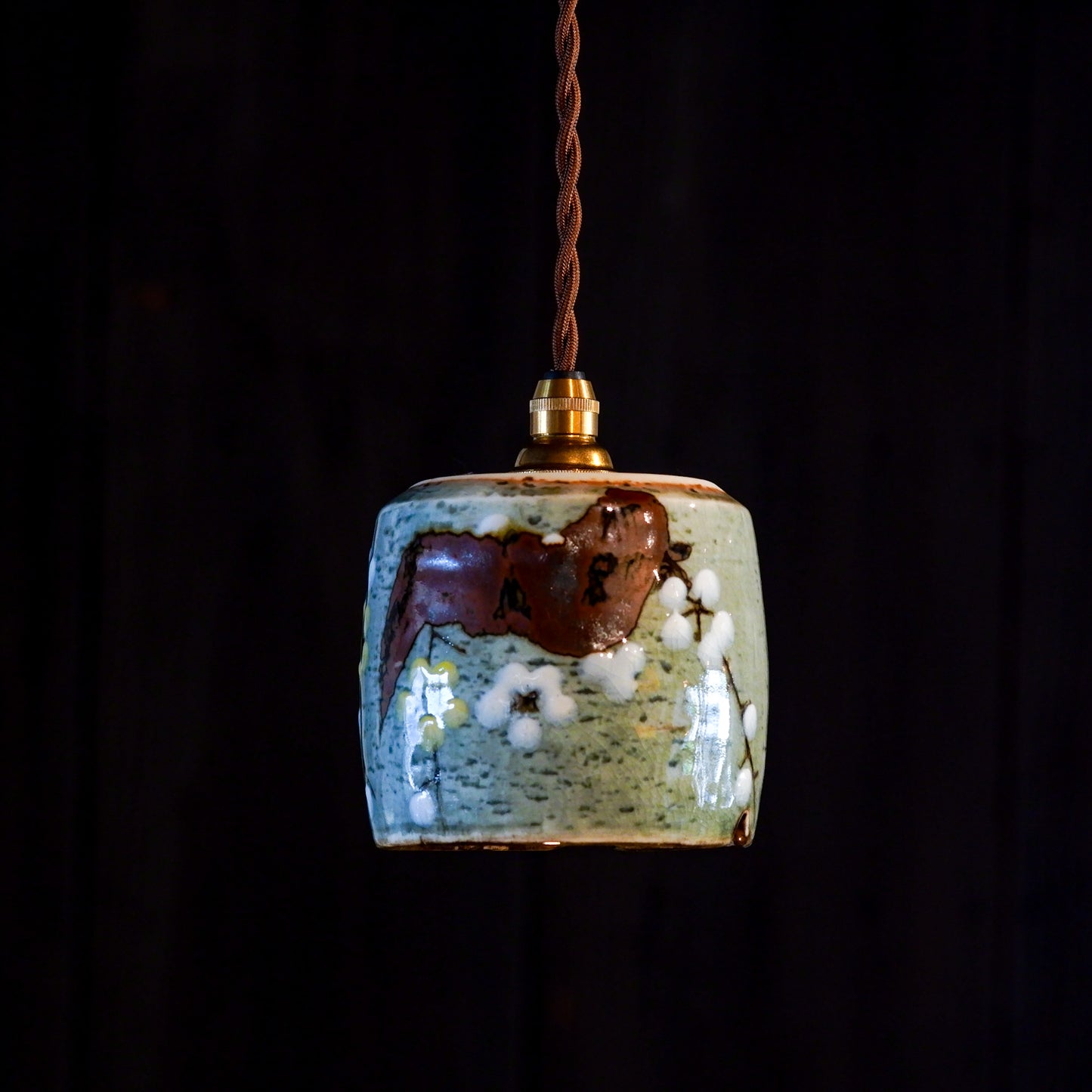 Unknown location | Plum blossoms | Barrel-shaped | Pendant light