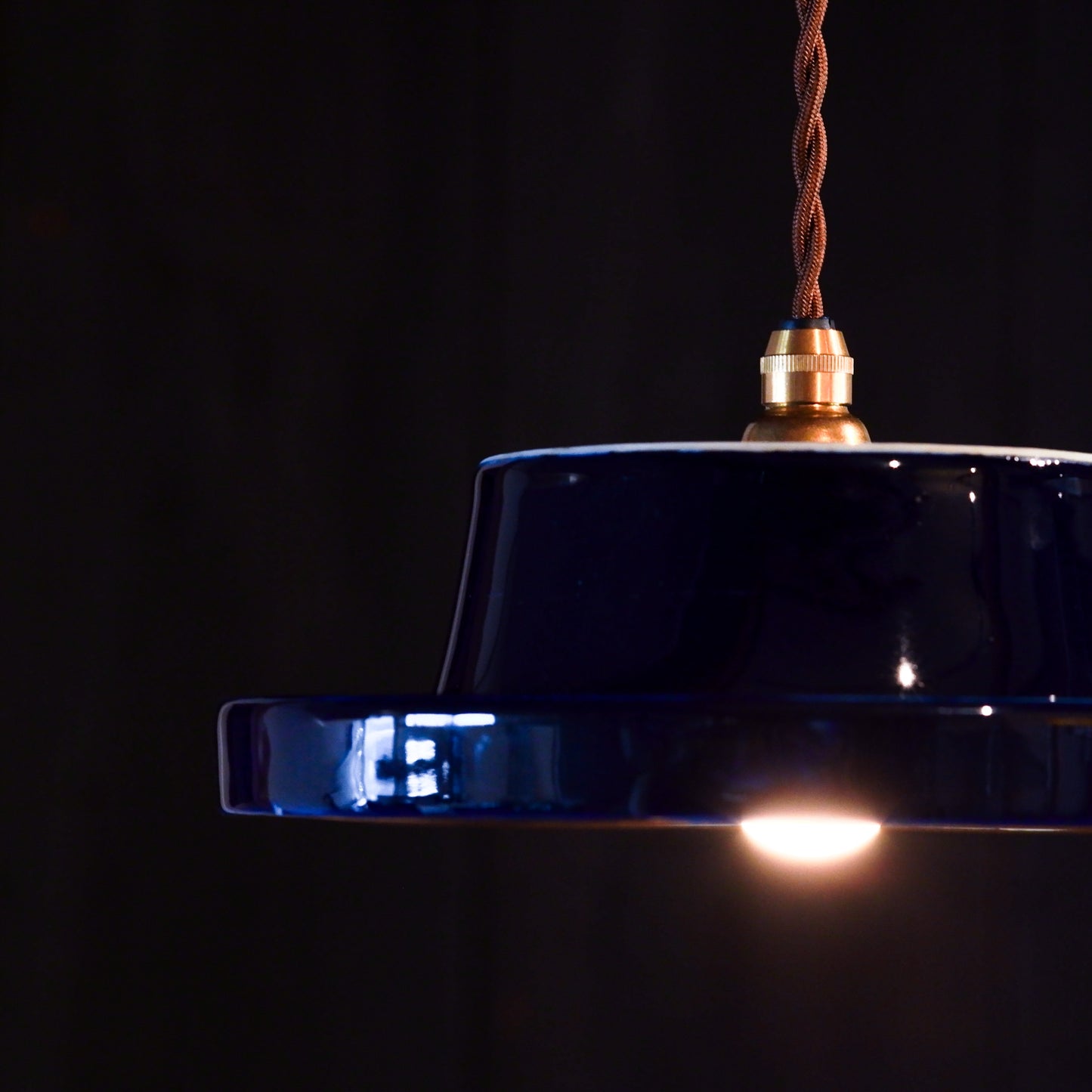 Unknown place of production | Lapis Lazuli | Small flower | Pendant light
