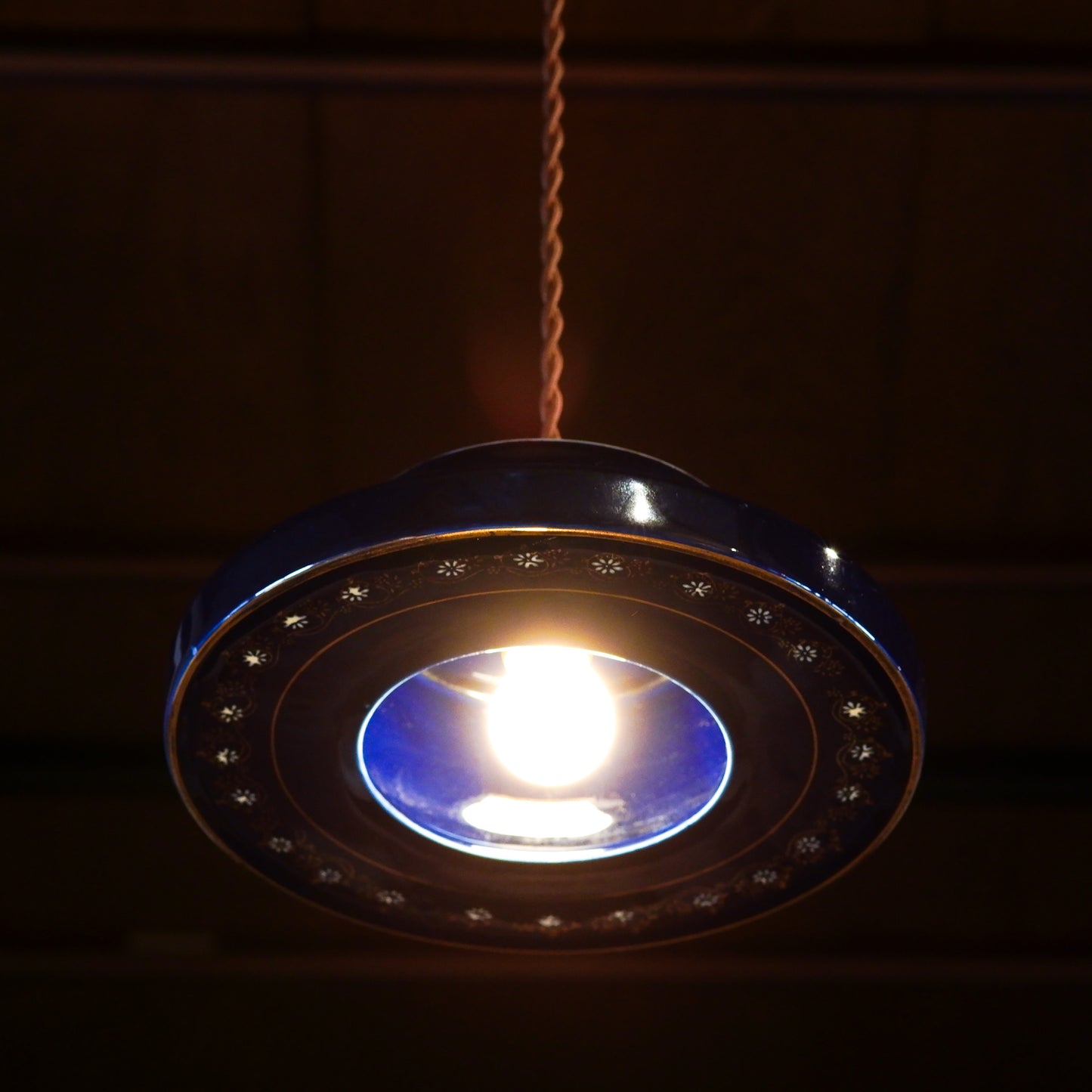 Unknown place of production | Lapis Lazuli | Small flower | Pendant light