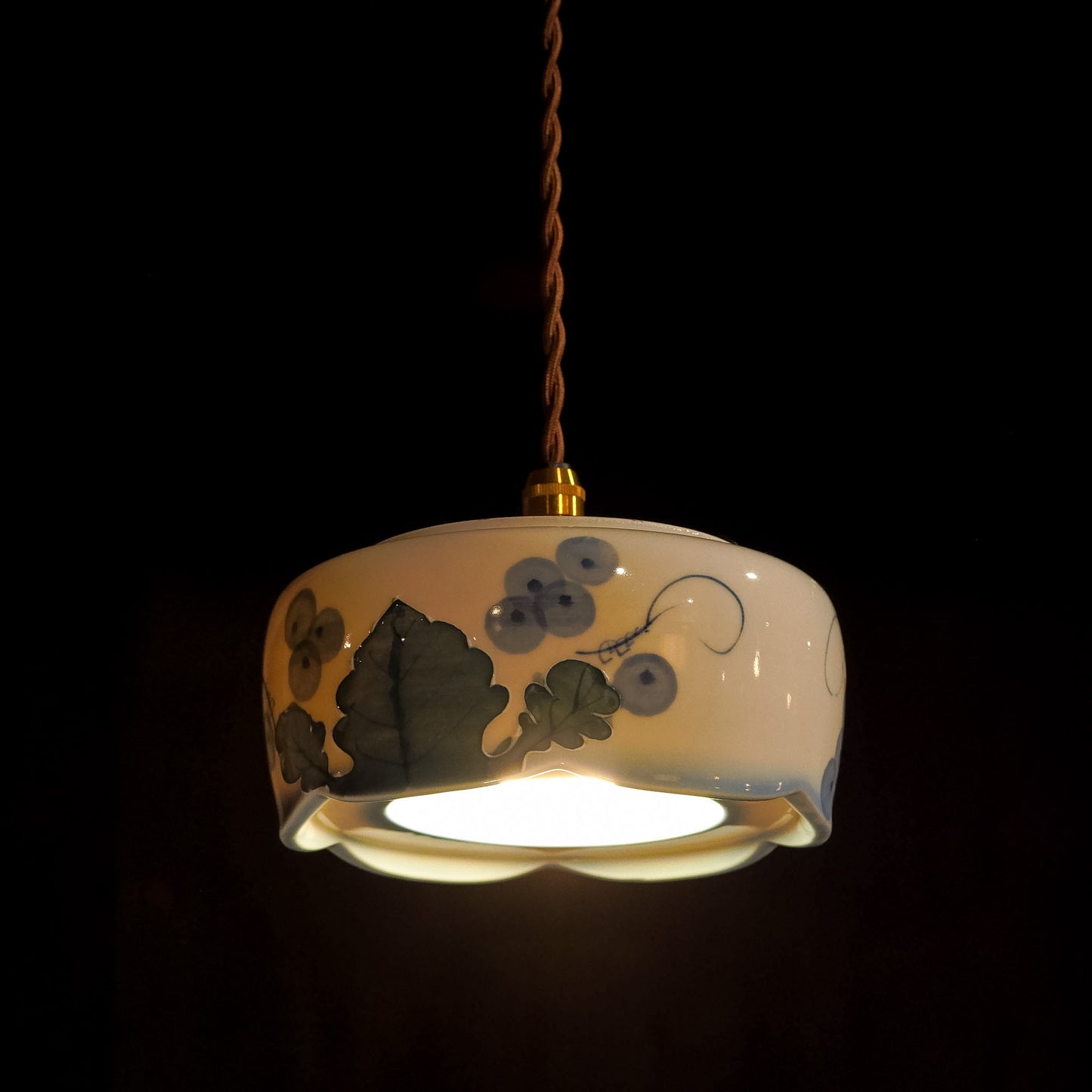 Unknown place of origin | Grape | Handmade | Pendant light