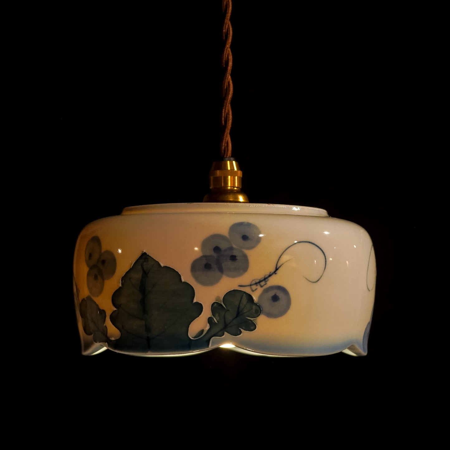 Unknown place of origin | Grape | Handmade | Pendant light