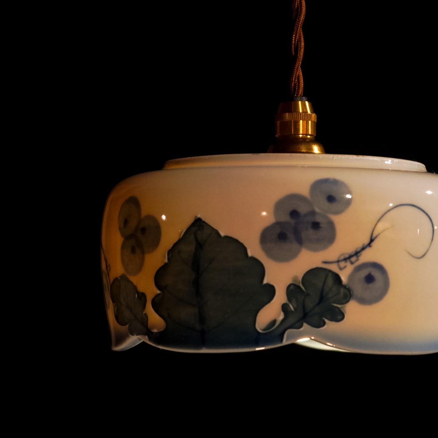Unknown place of origin | Grape | Handmade | Pendant light