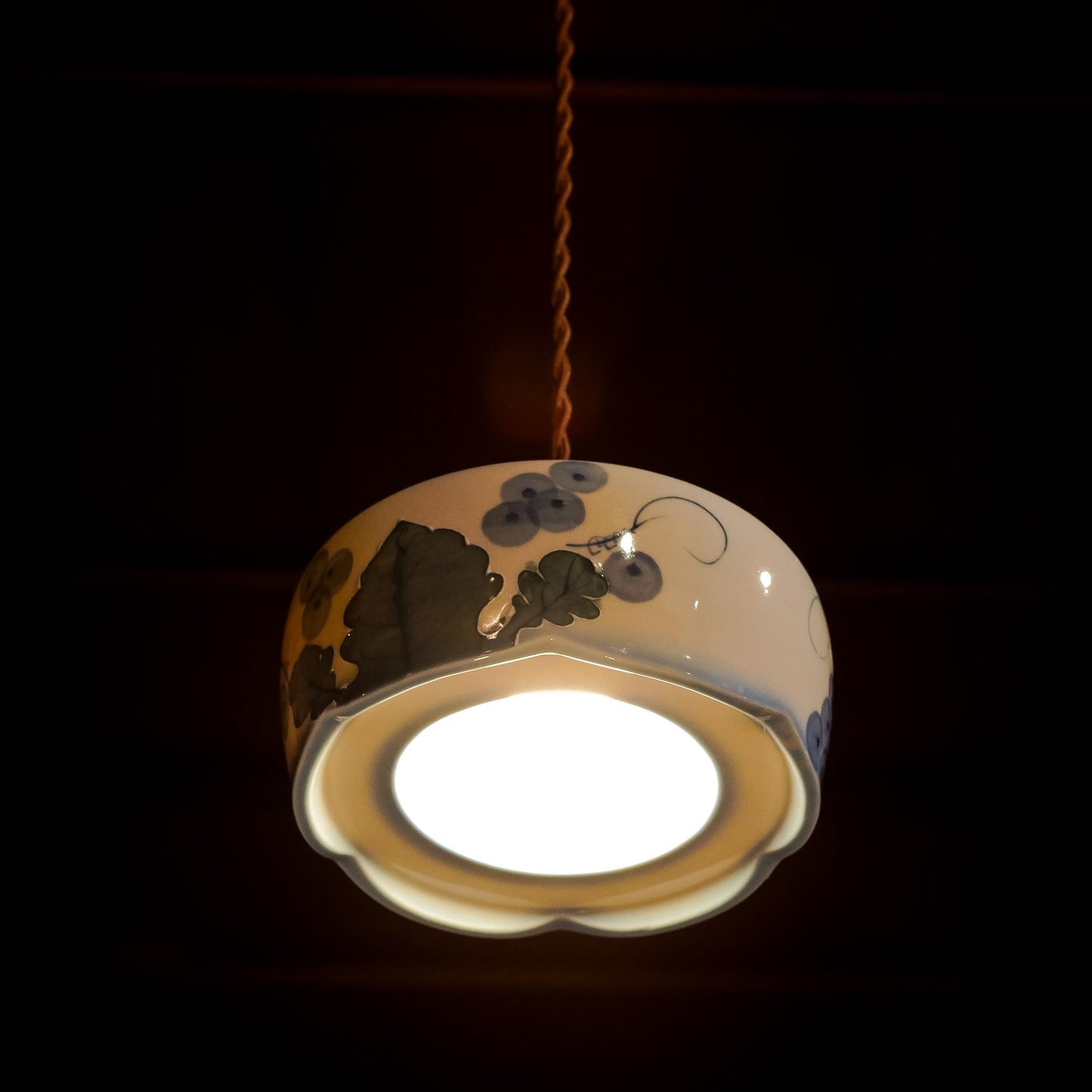 Unknown place of origin | Grape | Handmade | Pendant light