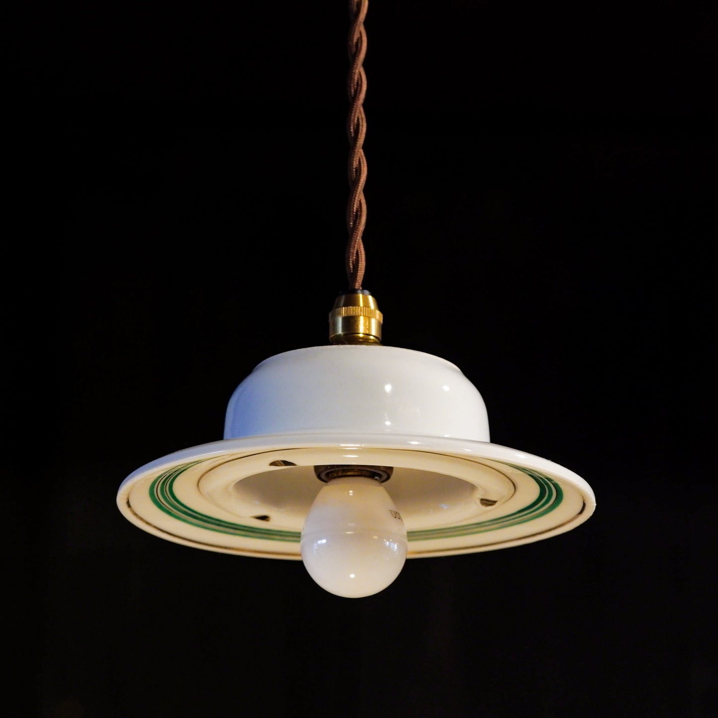Unknown place of origin | White porcelain | Simple | Green and gold | Pendant light