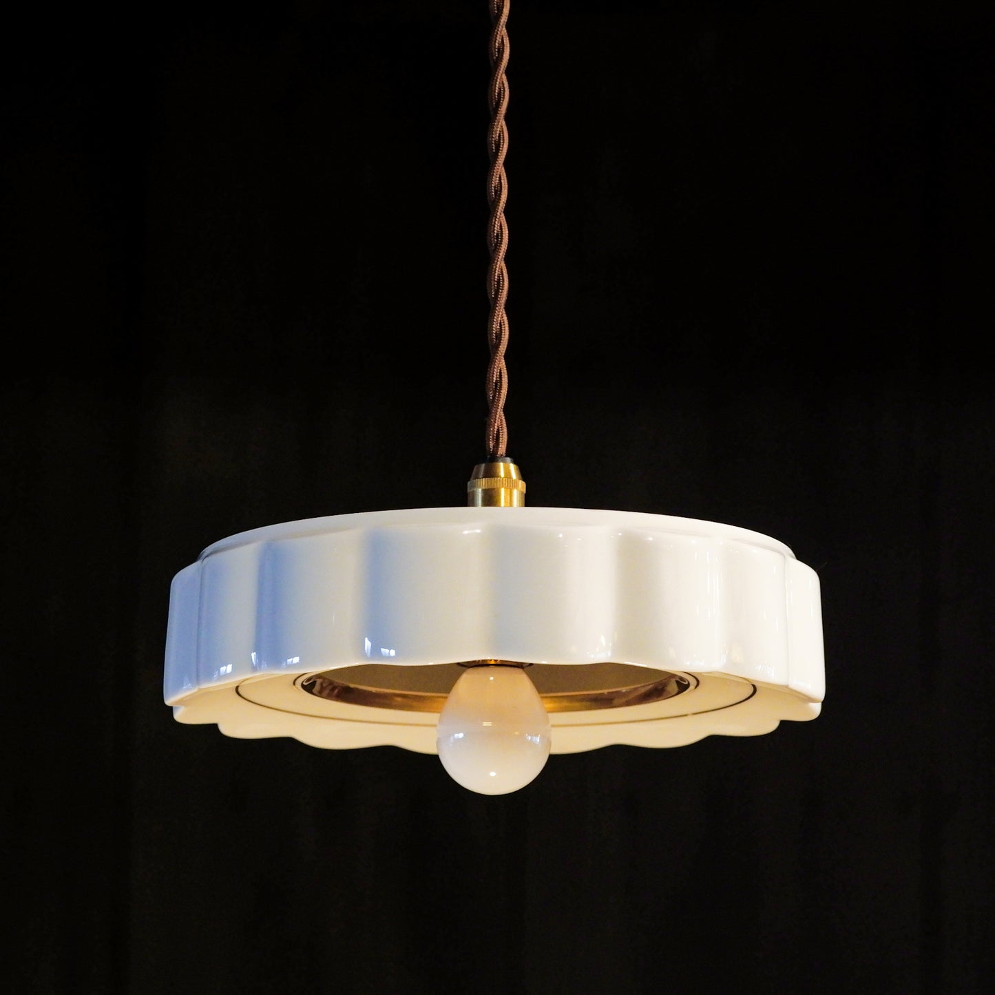 Noritake | White porcelain | Pleated | Pendant light