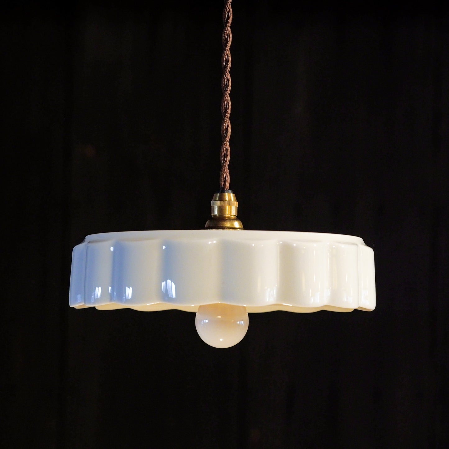Noritake | White porcelain | Pleated | Pendant light