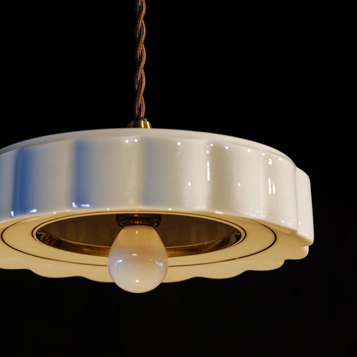 Noritake | White porcelain | Pleated | Pendant light